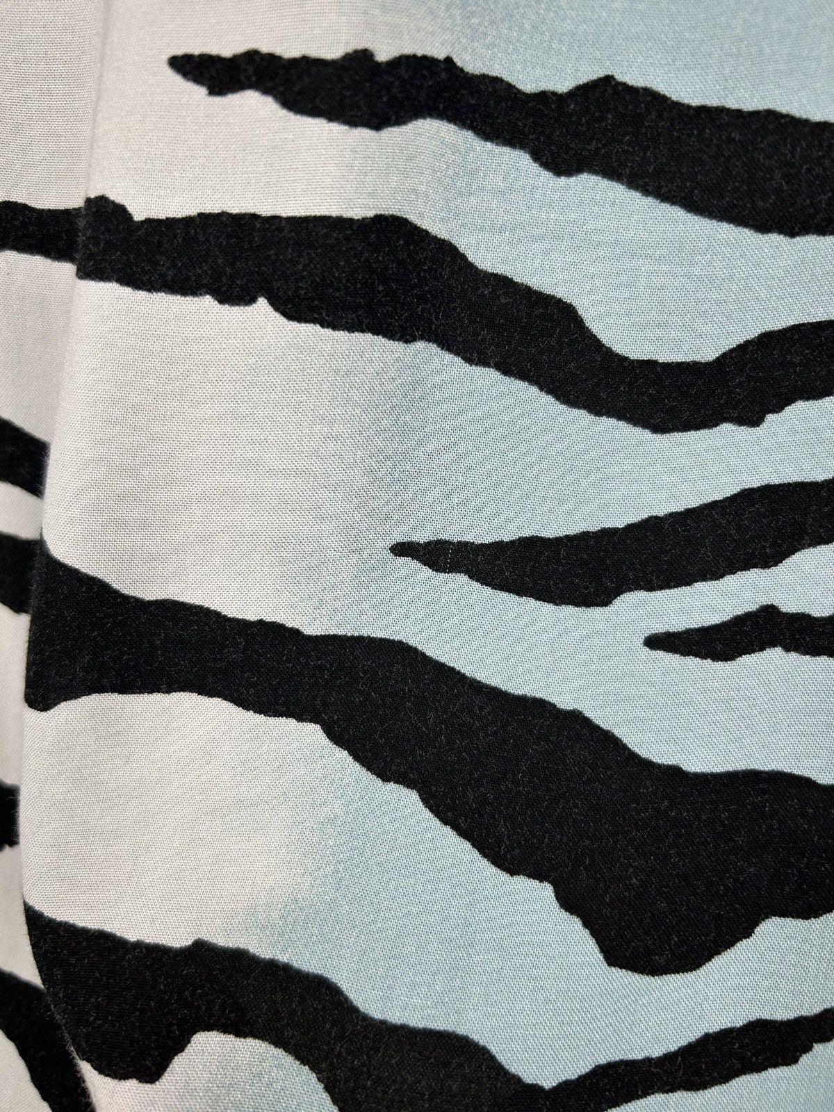 Supreme Supreme Tiger Stripe Rayon Shirt Size US M / EU 48-50 / 2 - 17 Thumbnail