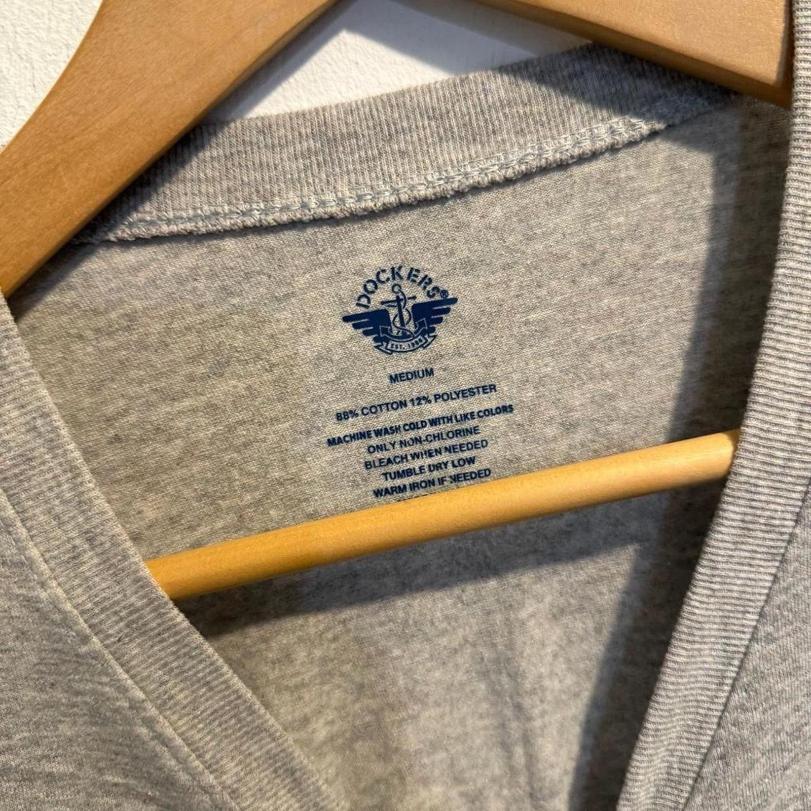 Dockers × Vintage vintage 2000s boxy grey dockers tee Size US M / EU 48-50 / 2 - 3 Thumbnail