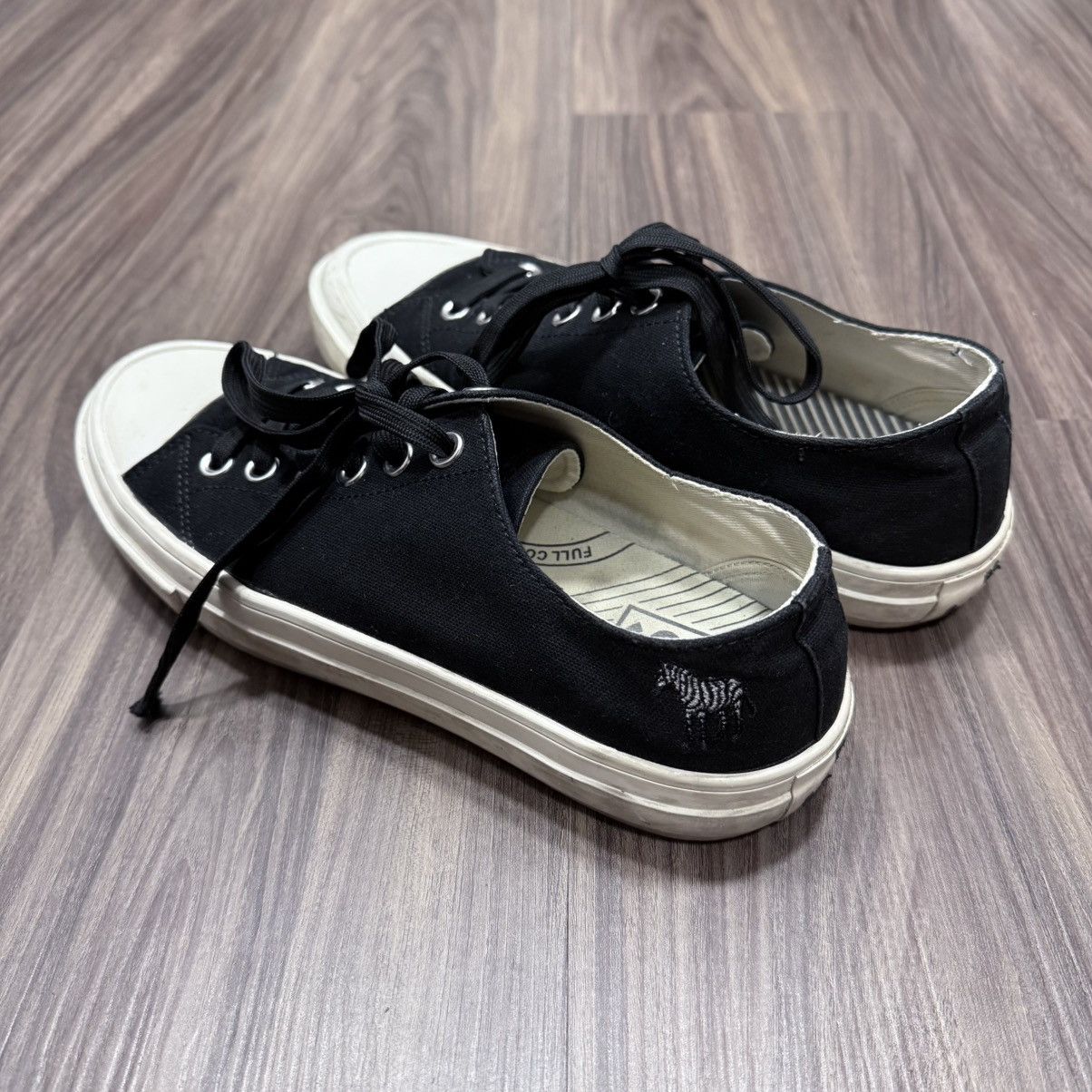 Paul Smith Paul Smith Black Zebra Motif Canvas Sneakers | EU 41 Size US 8 / EU 41 - 3 Thumbnail
