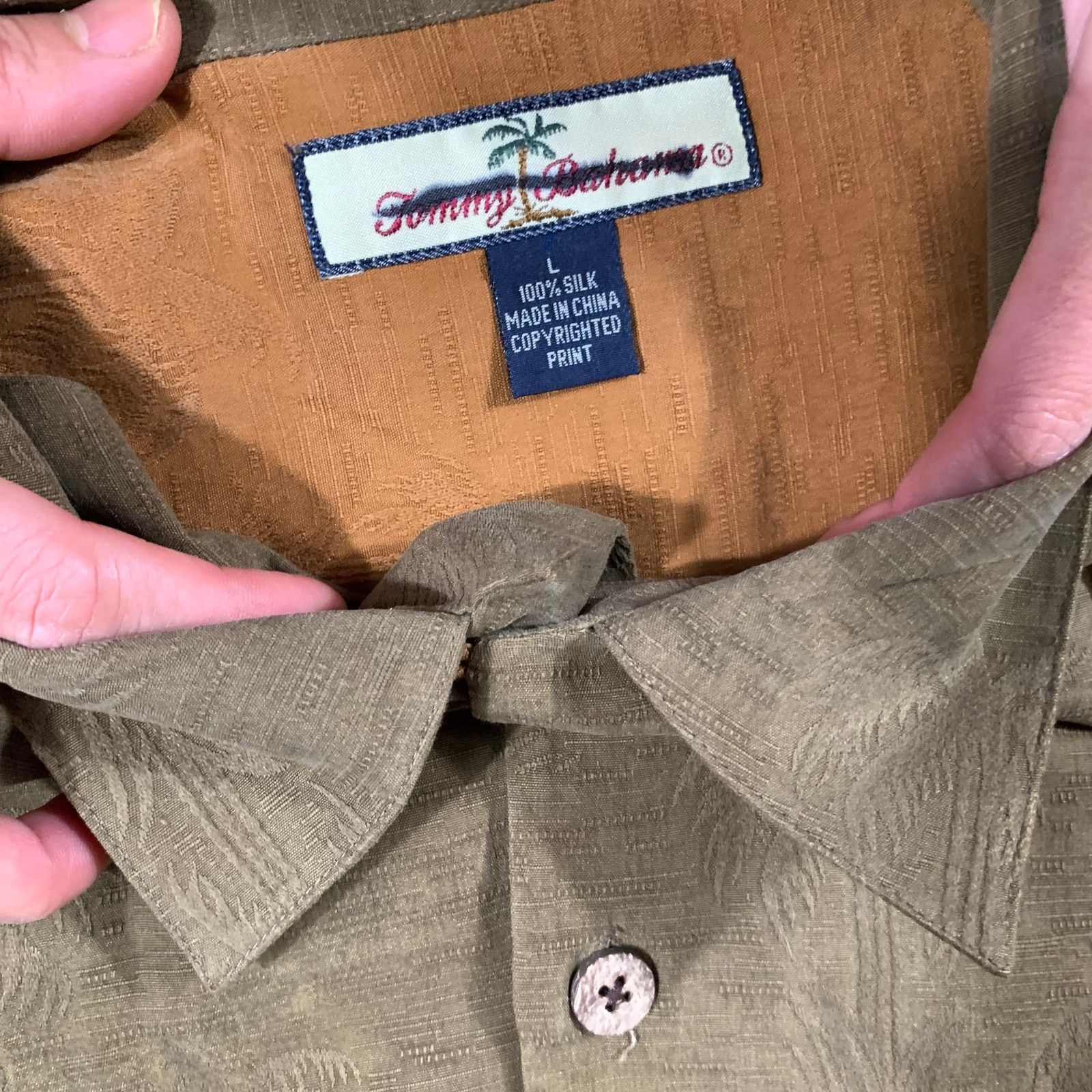Tommy Bahama --Shirt Adult -Size- Color Outdoor Athletic Casual Size US L / EU 52-54 / 3 - 3 Thumbnail