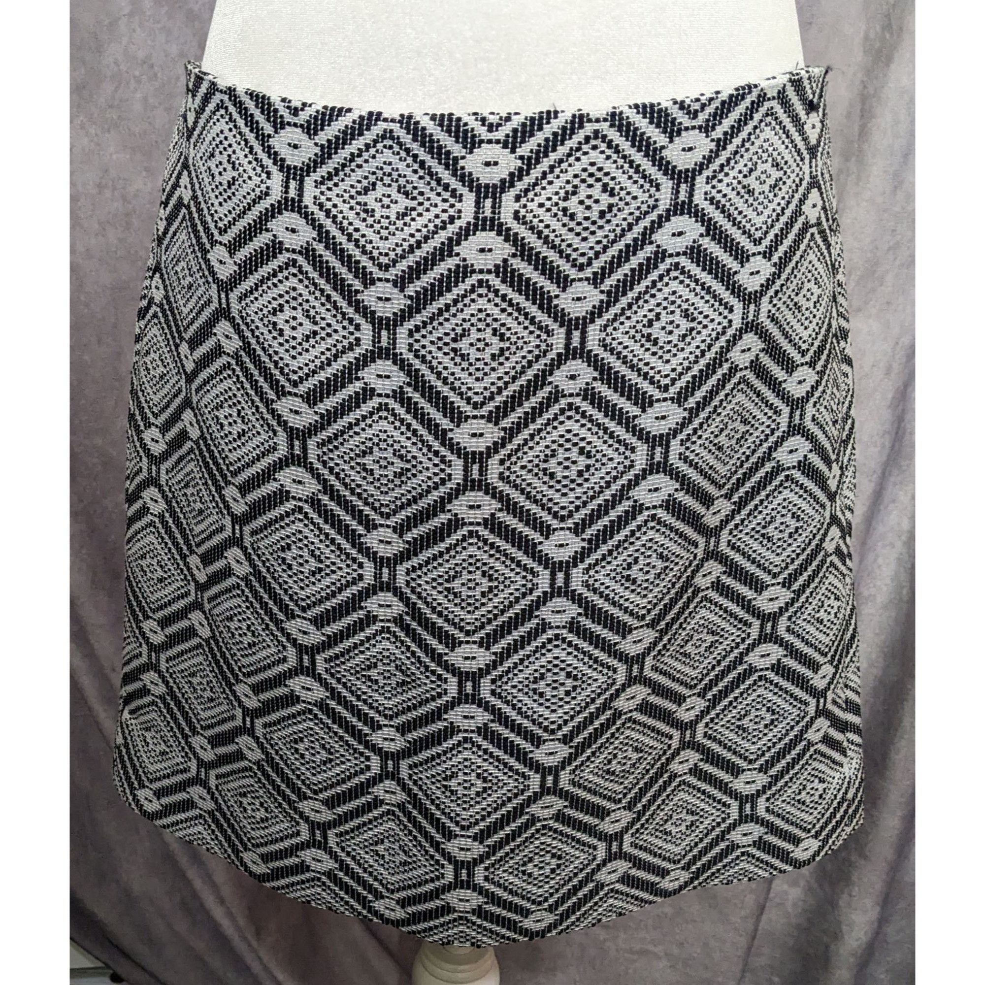 J.Crew J.Crew Black And White Diamon Jacquard Mini Skirt Size 30" / US 8 / IT 44 - 4 Thumbnail