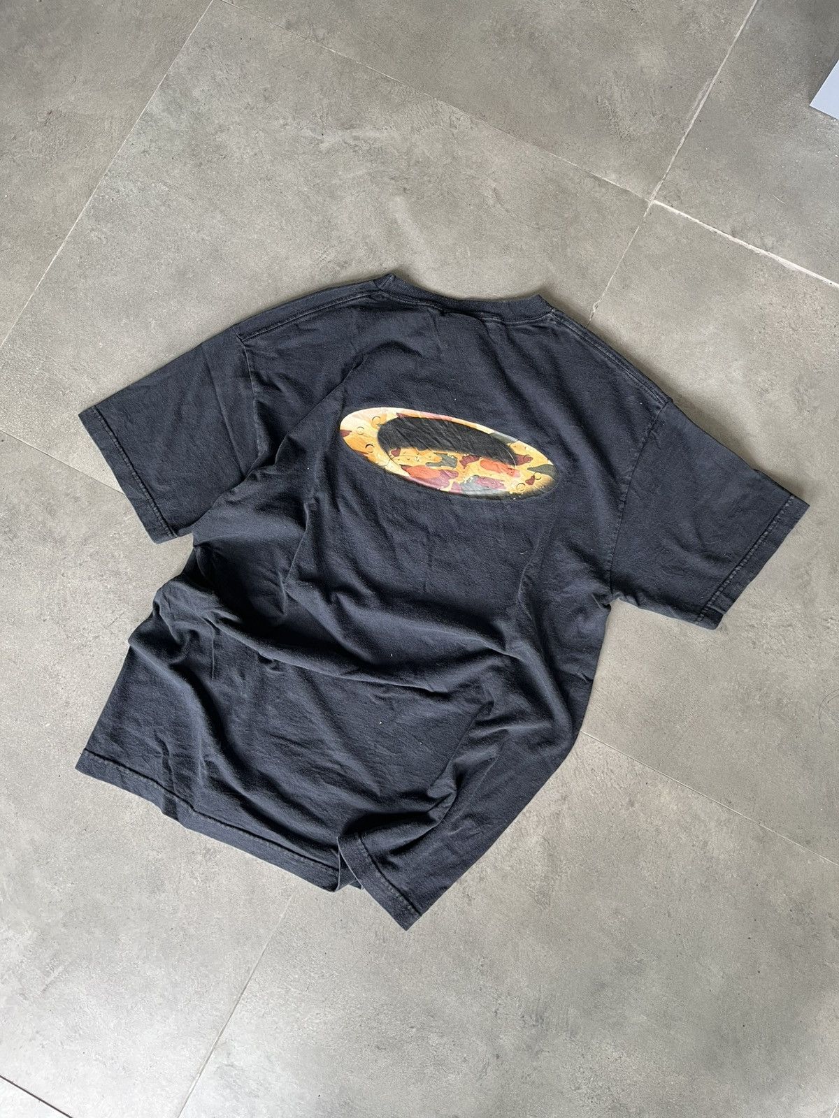 Oakley Vintage Oakley t shirt camo Size US L / EU 52-54 / 3 - 5 Thumbnail
