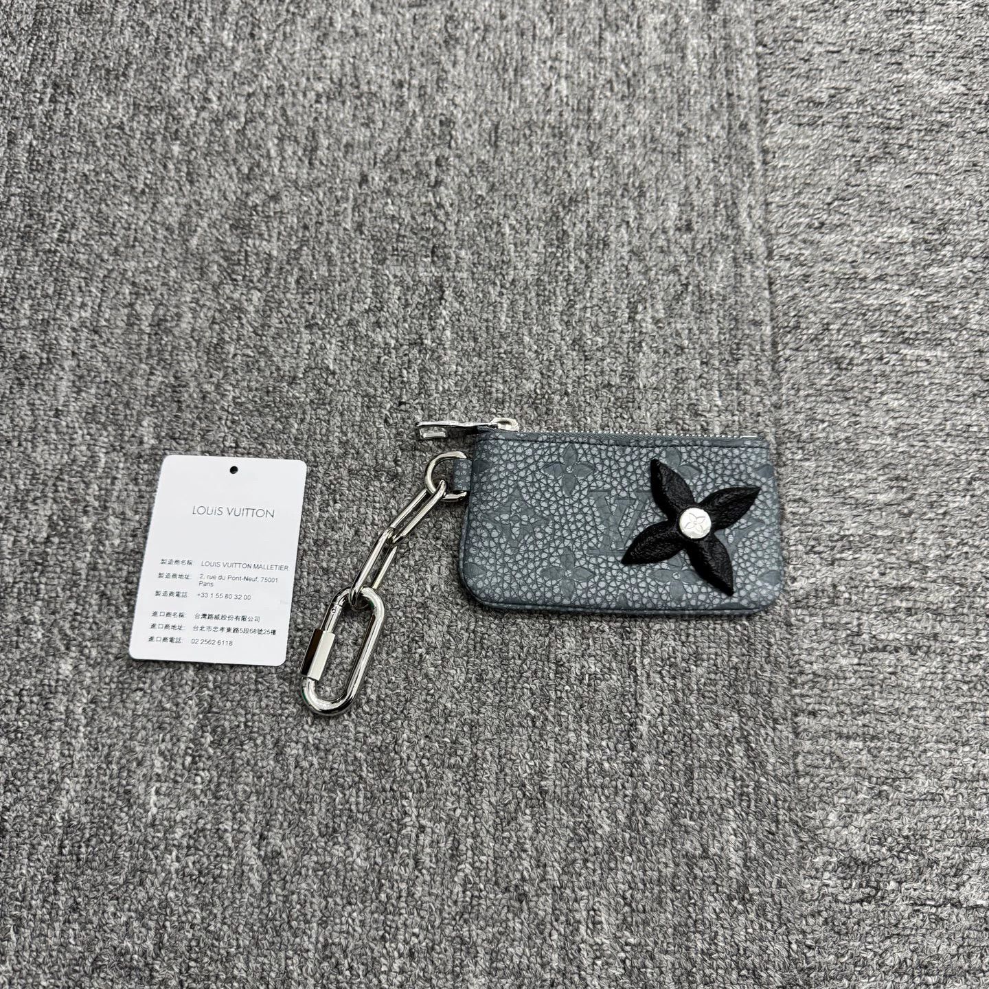 Louis Vuitton LV Climbing Series coin purse Size ONE SIZE - 2 Thumbnail