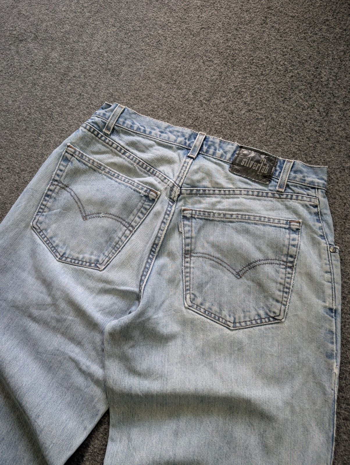 Levi's Levis Silvertab 33x34 loose Blue Wash 90s paint splatter Size US 33 - 13 Thumbnail