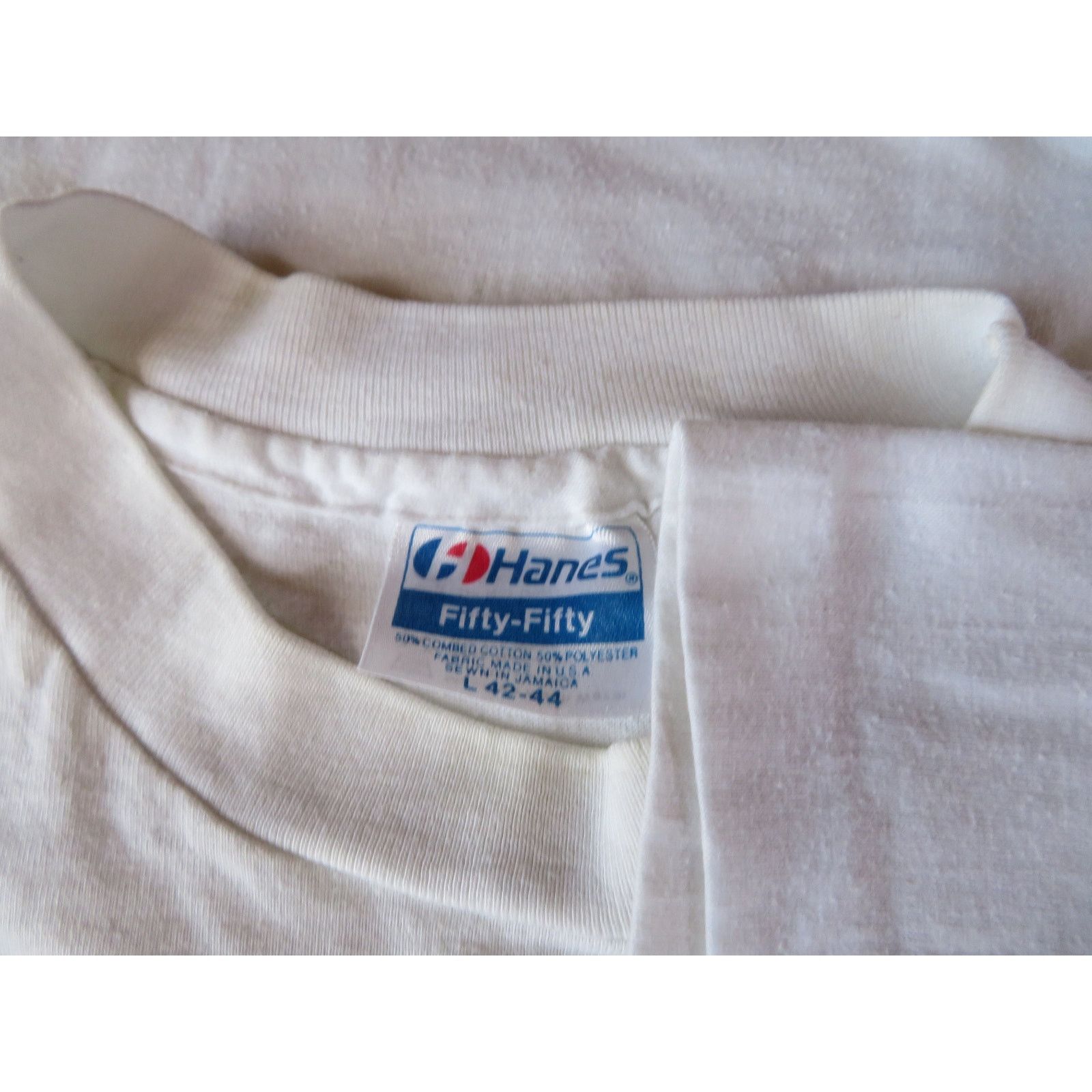 Hanes Pirates Spellout w/ Pirate Graphic White T-shirt Sz M 1980s Size US M / EU 48-50 / 2 - 4 Thumbnail