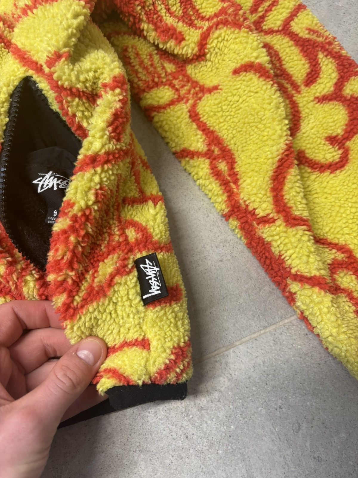 Stussy Stussy Dragon Sherpa Reversiable Yellow And Black Size US S / EU 44-46 / 1 - 5 Thumbnail
