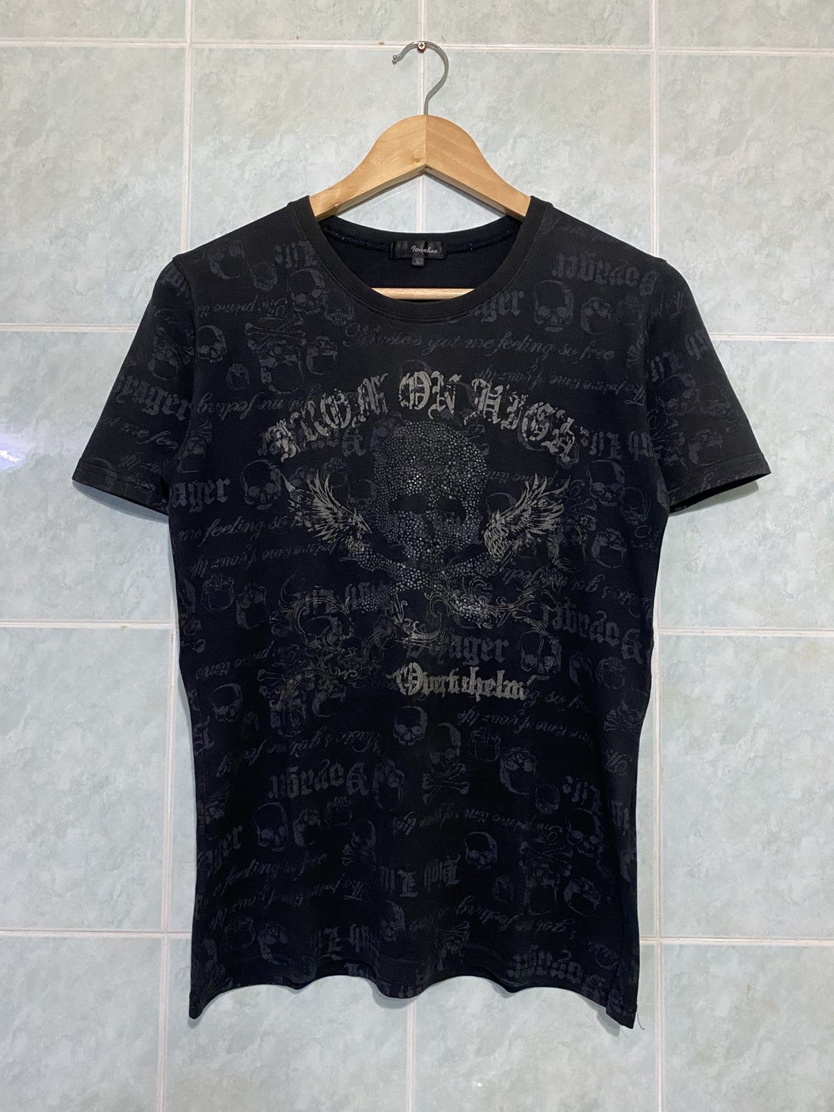 Japanese Brand Japan Ivanhoe High Life Skull Overprint Gothic Style Tshirt Size US L / EU 52-54 / 3 - 1 Thumbnail