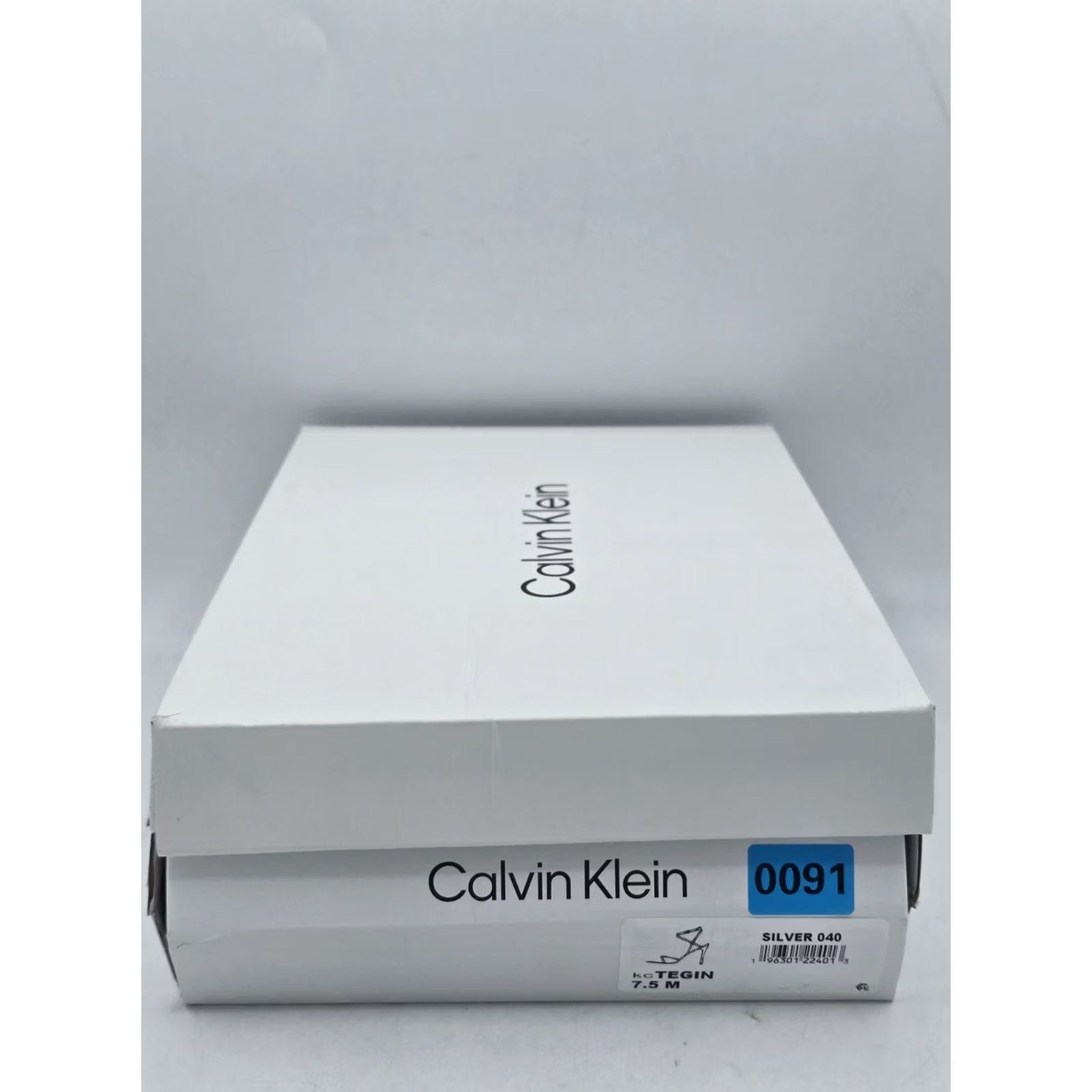 Calvin Klein Keywords: "Calvin Klein" is included, and important like "heel sandal" "silver" are incorporated Size US 8 / IT 38 - 2 Thumbnail