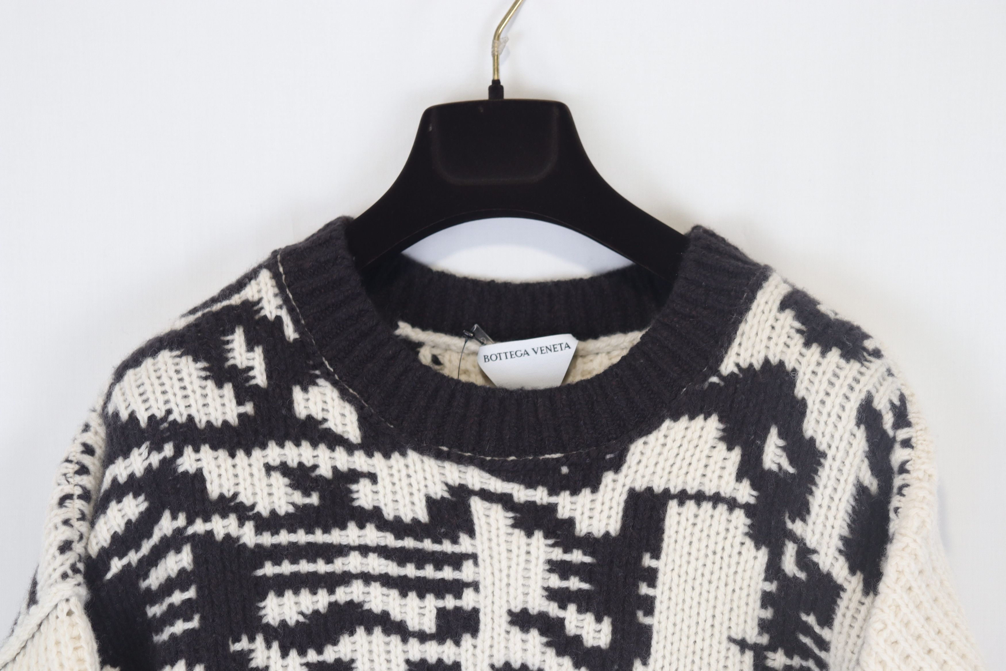 Bottega Veneta o1rshd11223 Logo Jacquard Sweater in Beige & Black Size US XXL / EU 58 / 5 - 9 Thumbnail