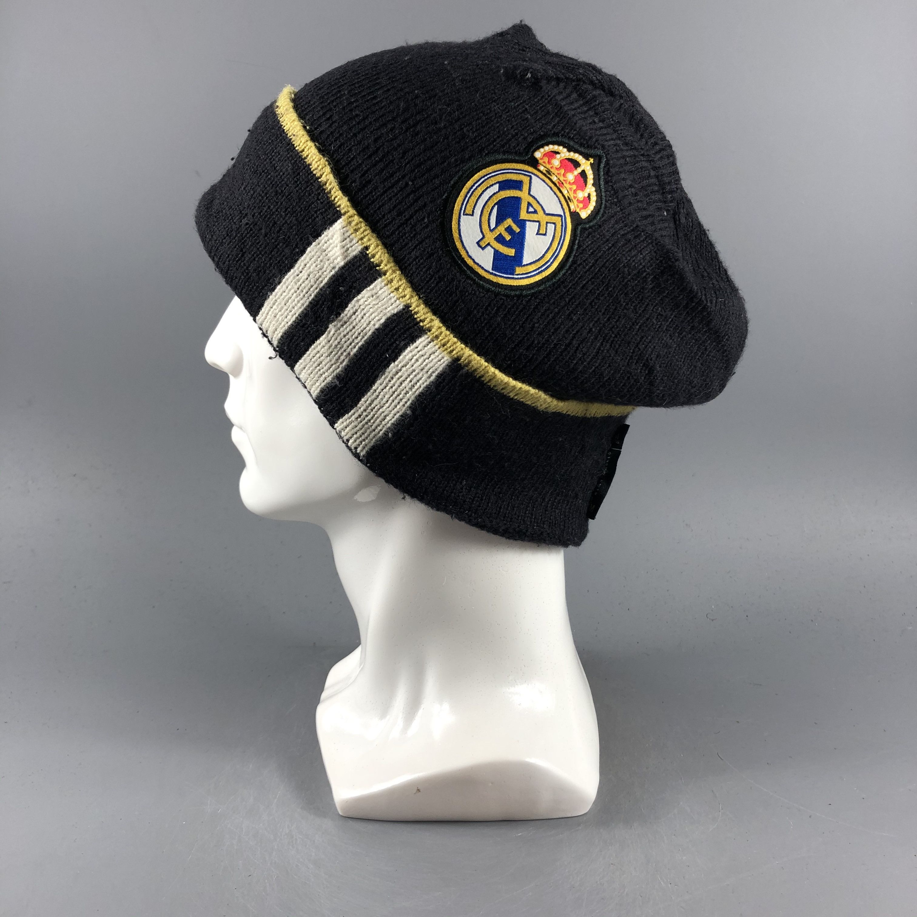 Adidas × Vintage Adidas x Real Madrid Fc Beanie Snow Hat Snow Cap -D182 Size ONE SIZE - 1 Thumbnail