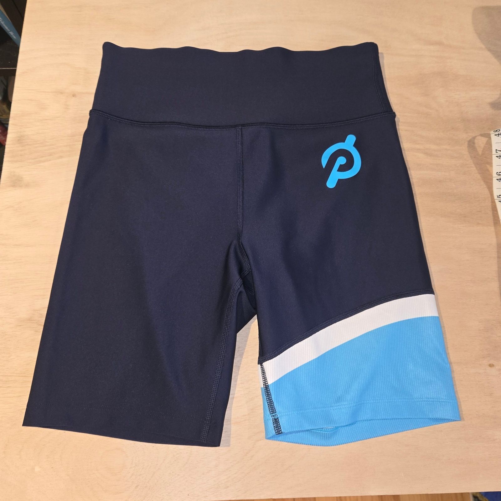 Peloton Peloton women Push Your Boundaries sz M shorts Size 28" / US 6 / IT 42 - 1 Thumbnail