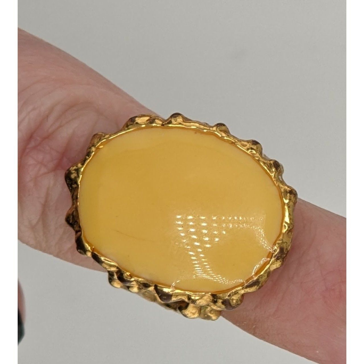 Other Vintage Erica Anenberg Yellow Enamel Statement Ring Size 6 W Size ONE SIZE - 11 Thumbnail