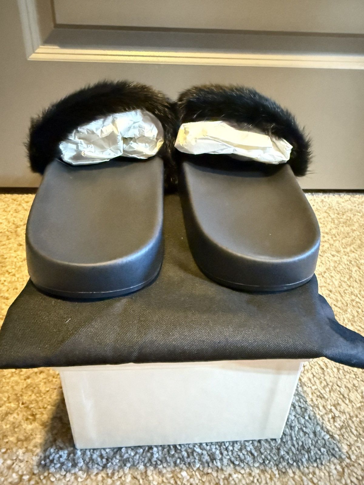 Givenchy Black Givenchy mink fur slides Size US 12 / EU 45 - 5 Thumbnail