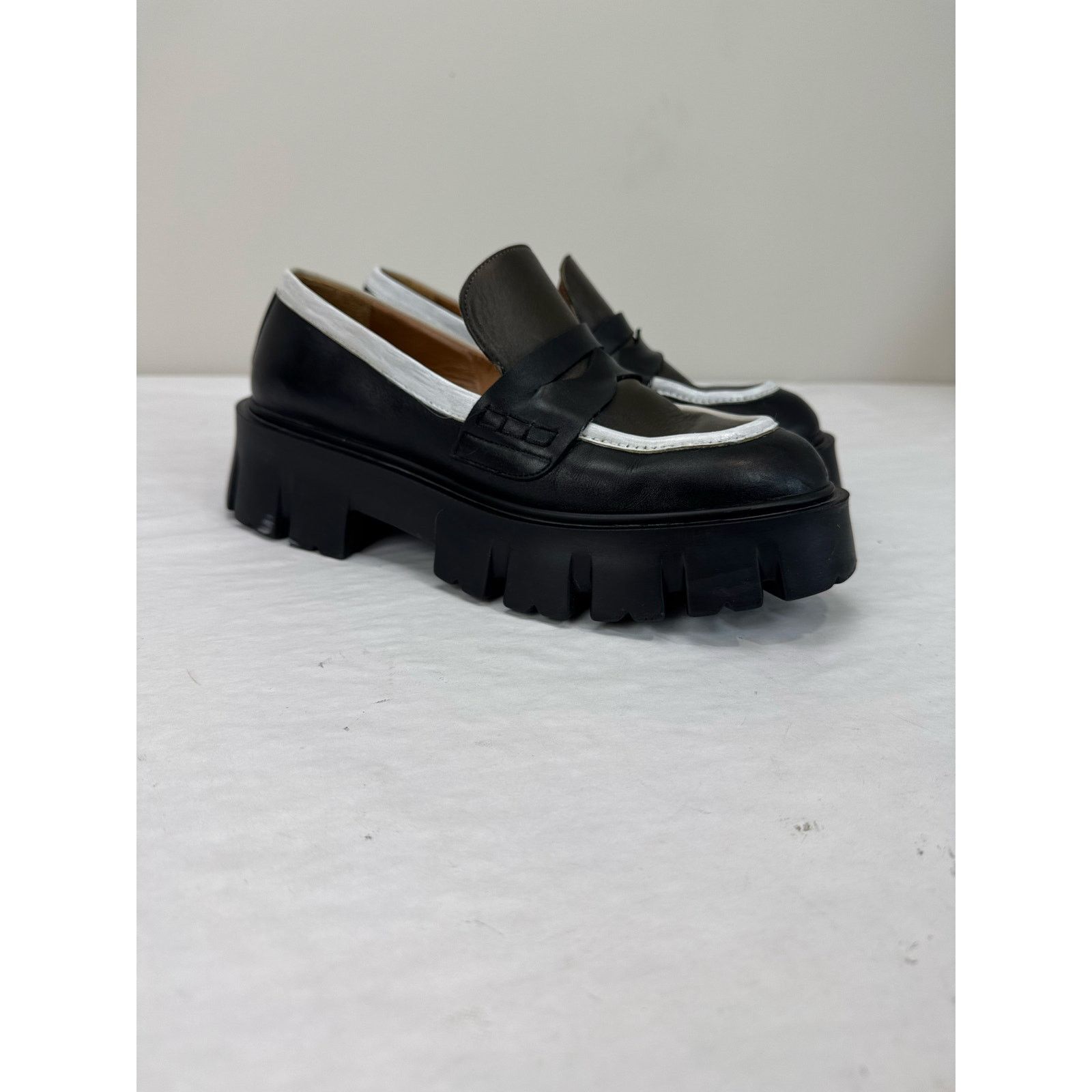 Other Akaada Mikki Black Brown Chunky Loafers Italy Leather Lug 41 Size US 10 / IT 40 - 1 Thumbnail