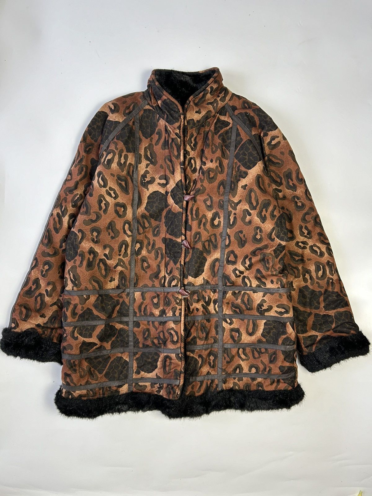 Japanese Brand RARE LEOPARD DESIGN FAUX FUR WINTER JACKET Size ONE SIZE - 1 Thumbnail