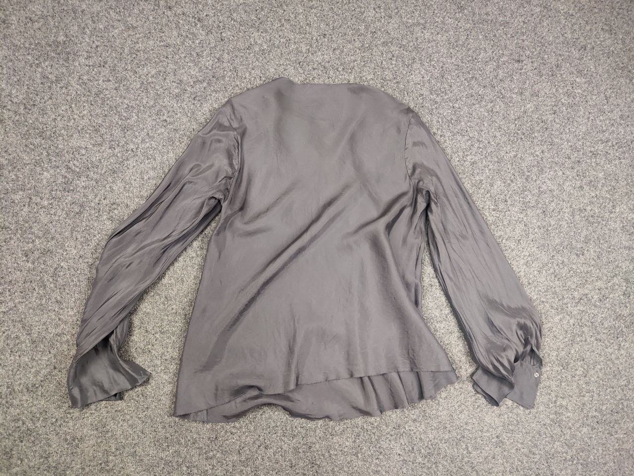 Designer Susanne Bommer Design Boxy Silk Silver gray blouse Size L / US 10 / IT 46 - 15 Thumbnail