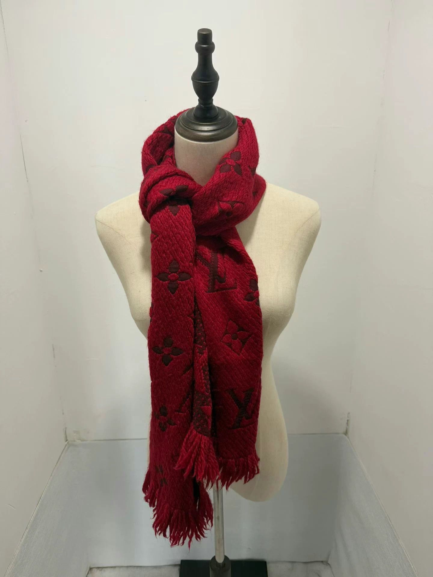 Louis Vuitton [99% New] Louis Vuitton monogram wool scarf Size ONE SIZE - 1 Thumbnail