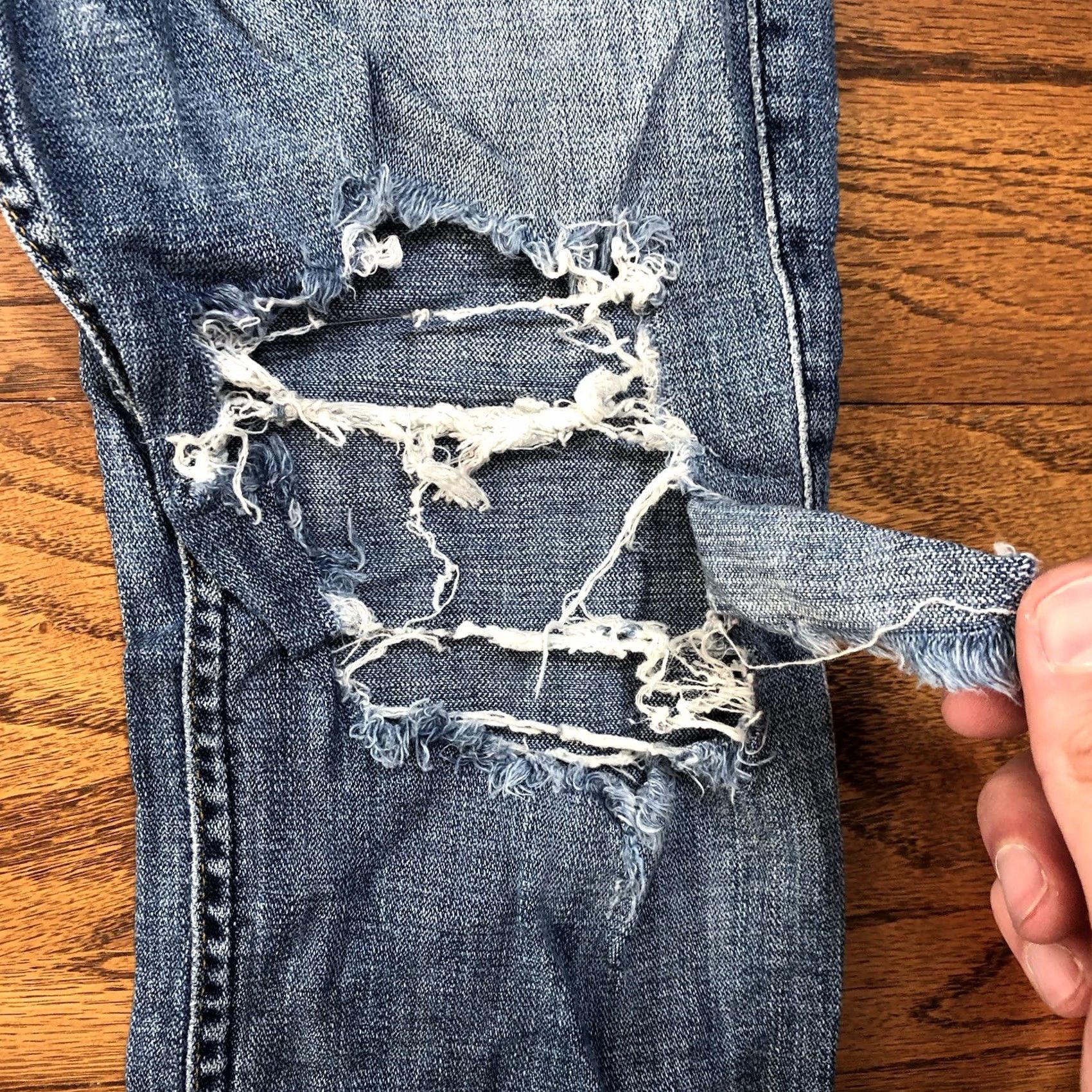 7 For All Mankind 7 For All Mankind Josefina Skinny Boyfriend Jeans Women 26 X 27 Blue Distressed Denim Size 26" / US 2 / IT 38 - 4 Thumbnail