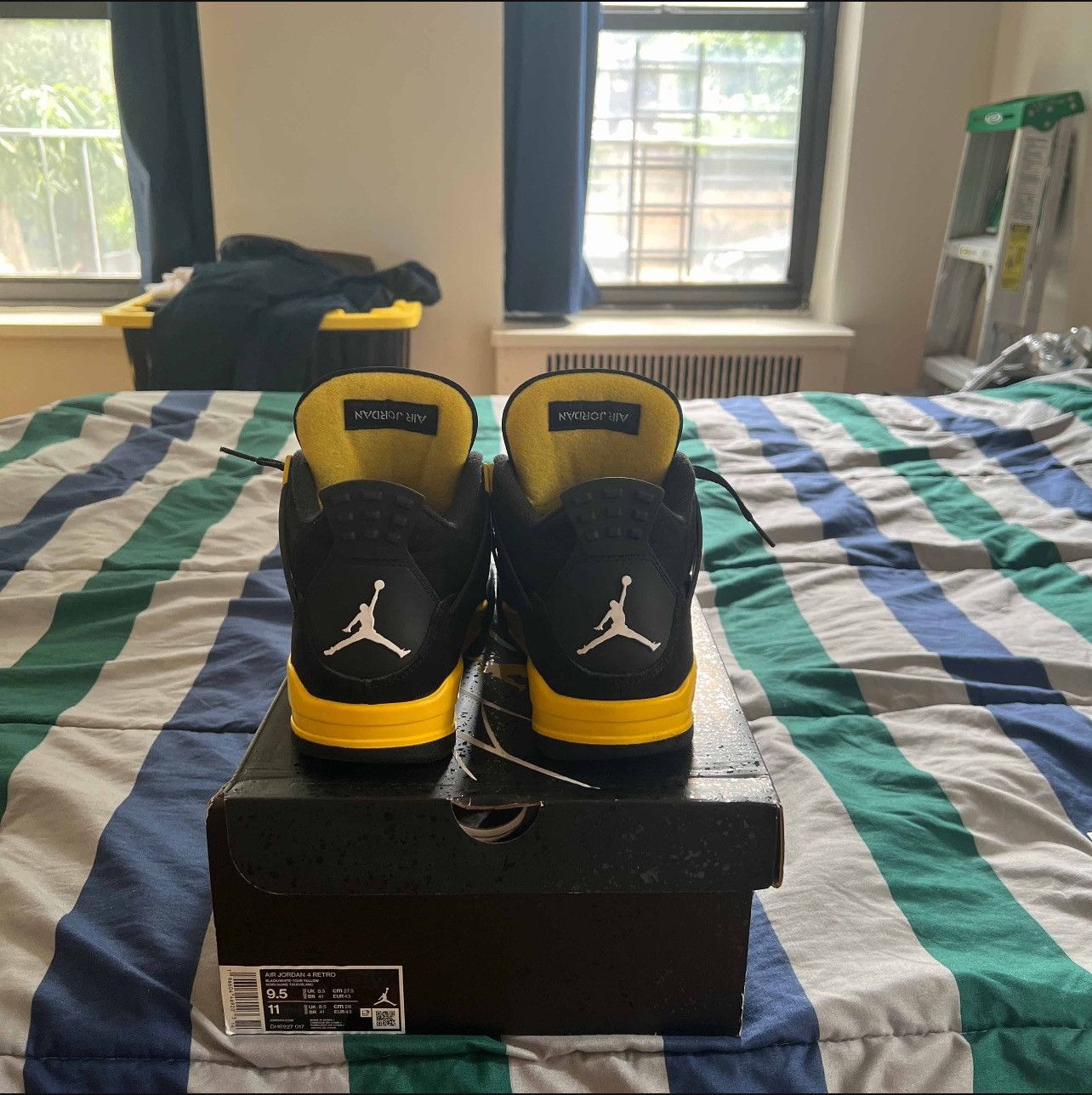 Jordan Brand Air Jordan 4 Retro “Thunder” Size US 9.5 / EU 42-43 - 4 Thumbnail