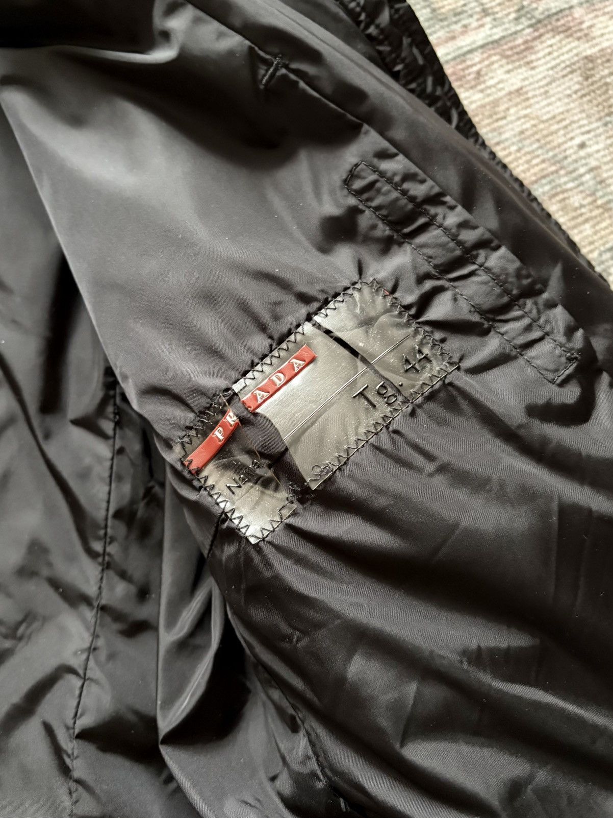 Prada Prada Jacket Nylon Sports SKI Windbreaker Red Tab Size M / US 6-8 / IT 42-44 - 9 Thumbnail