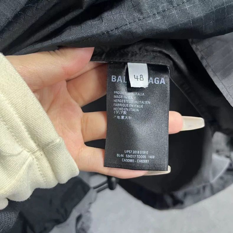 Balenciaga Balenciaga Grey logo print zip-up turtleneck long-sleeve sl Size US M / EU 48-50 / 2 - 5 Thumbnail