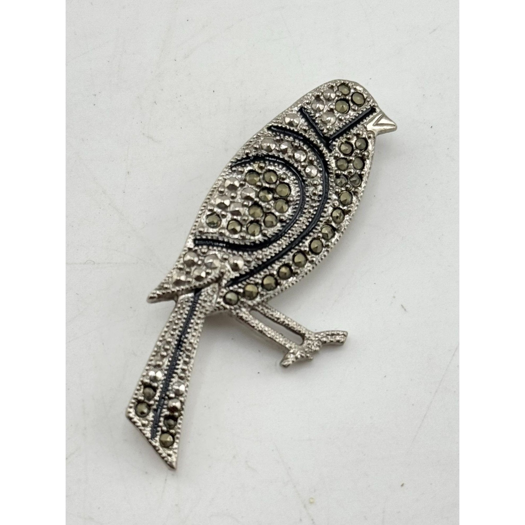 Vintage silver tone parrot bird brooch pin