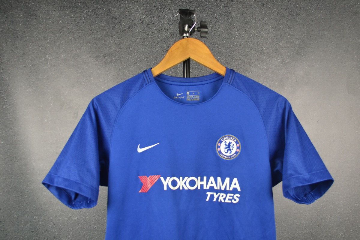 Chelsea Soccer × Nike Chelsea London 2018 Home Football Shirt Nike Soccer Jersey Size US XS / EU 42 / 0 - 3 Thumbnail