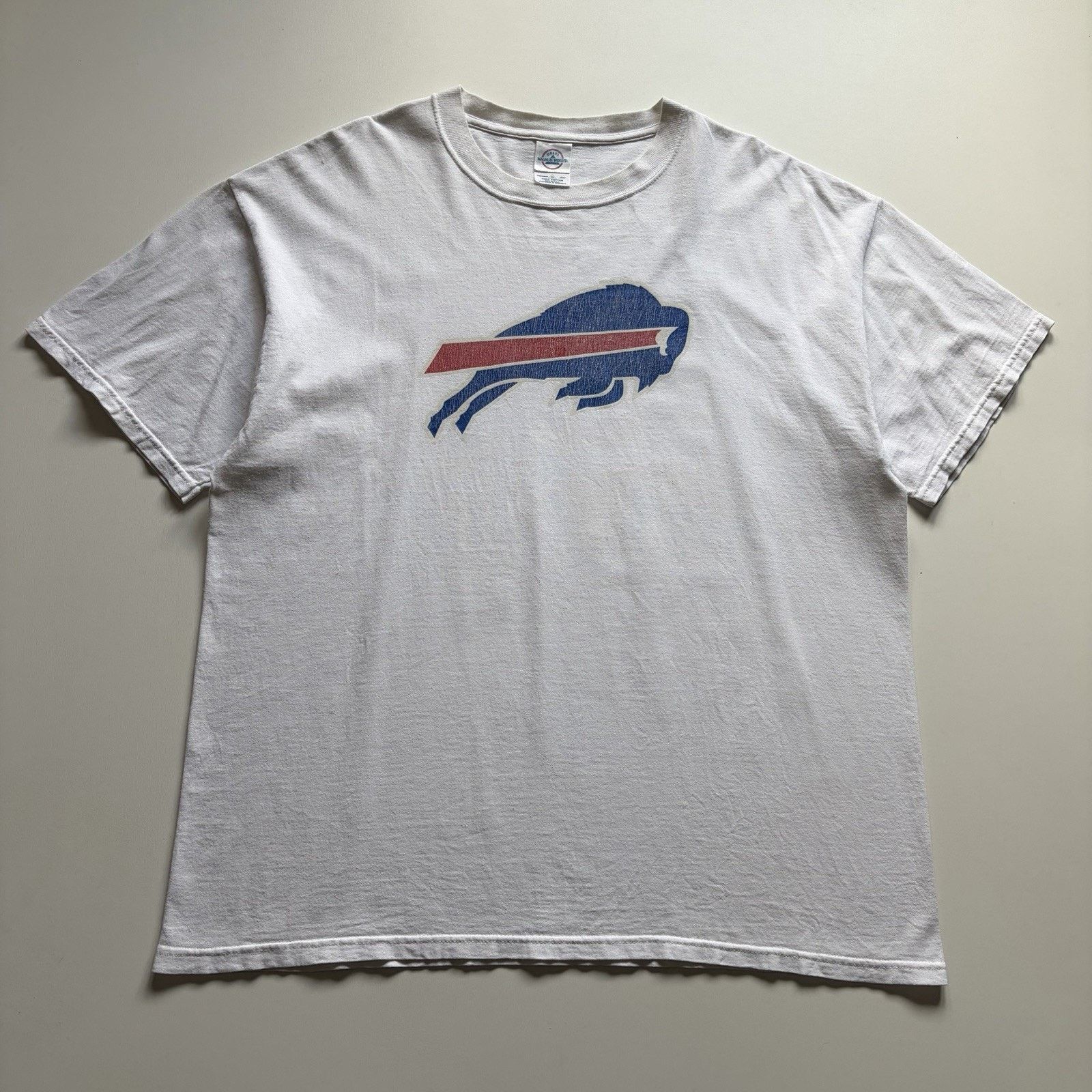 Delta × NFL × Vintage Vintage Buffalo Bills NFL T-Shirt XL White Y2K Delta Cotton Size US XL / EU 56 / 4 - 1 Thumbnail