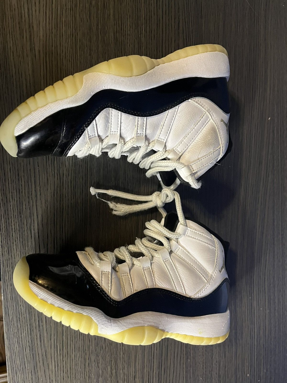 Jordan Brand Jordan 11 Gratitude Size US 5 / EU 37 - 2 Thumbnail
