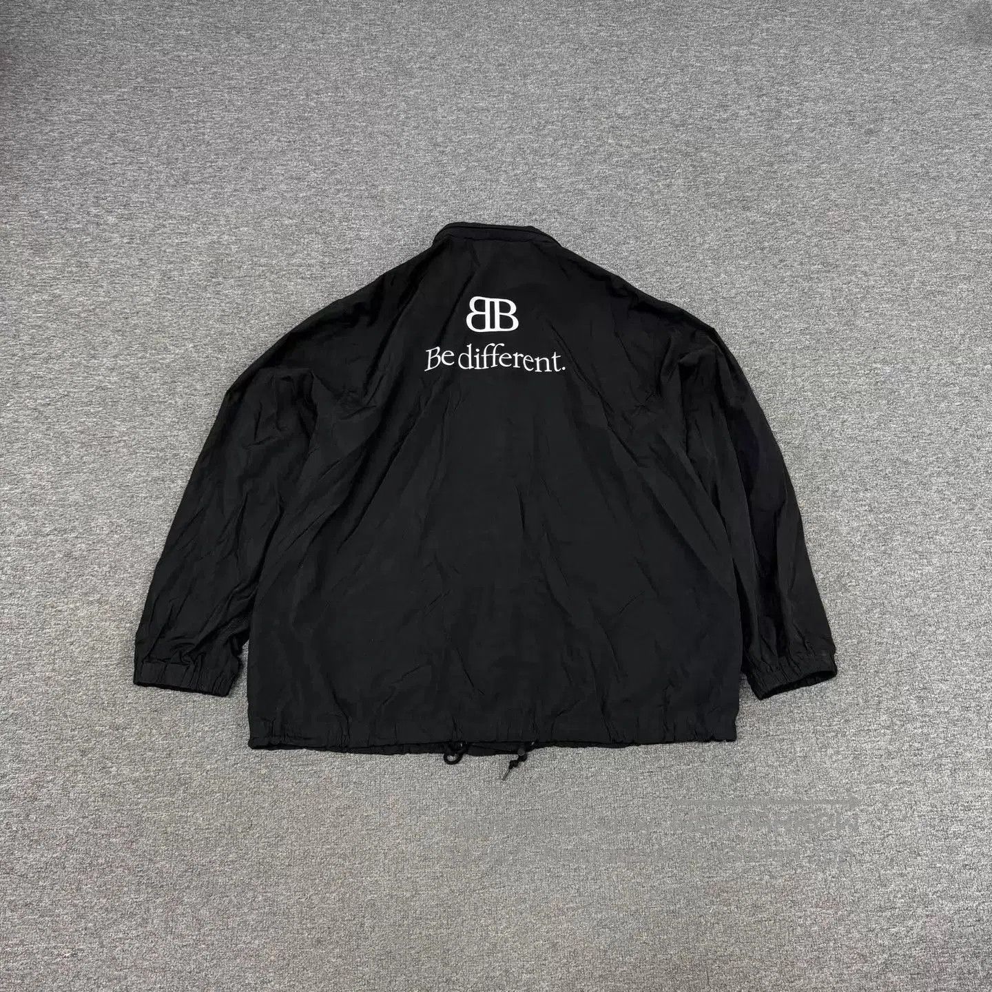 Balenciaga Black Light Jacket with 'Be Different' Back Print. Size US XS / EU 42 / 0 - 1 Thumbnail