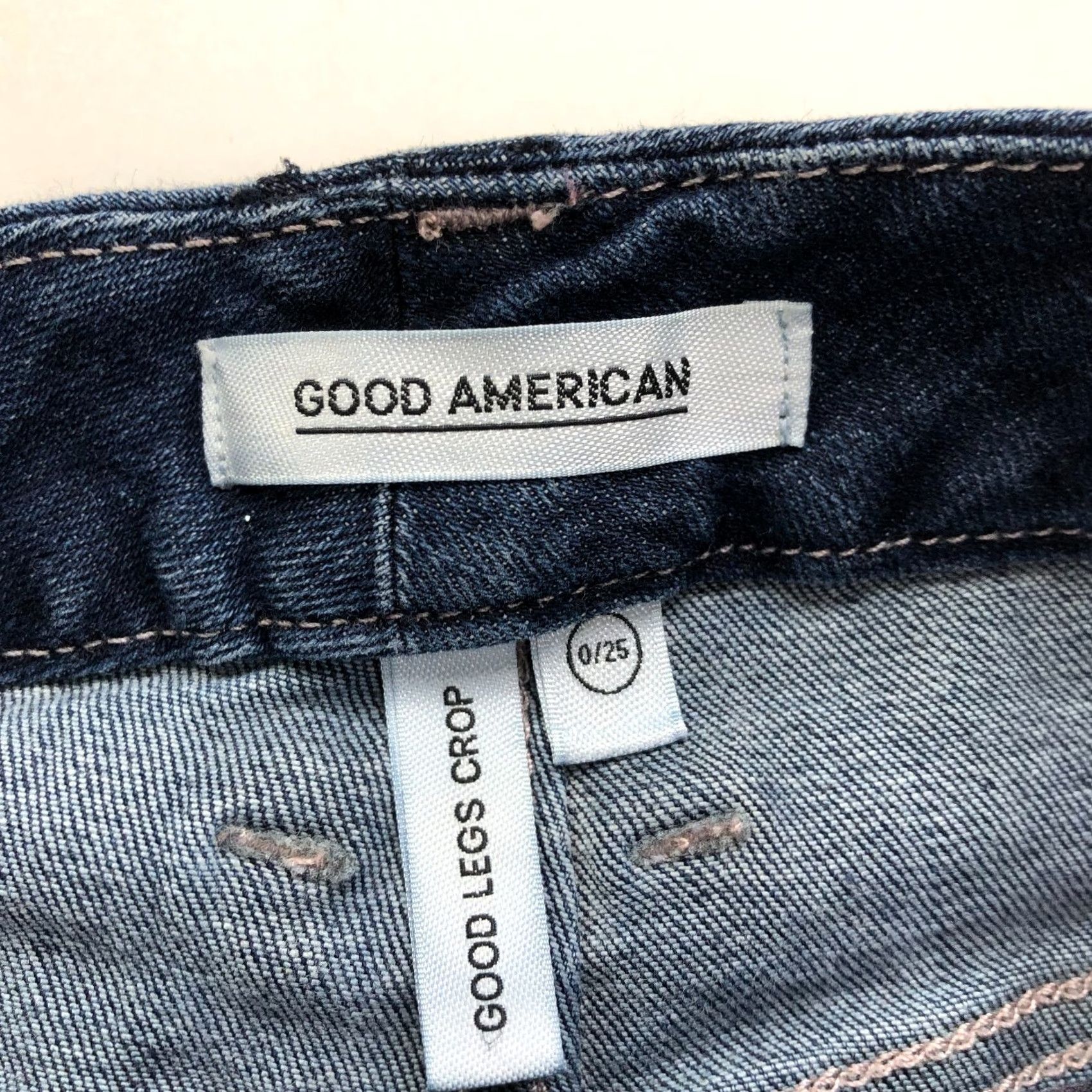 Good American Good American Good Legs Crop Jeans GLC899T Mid Rise 0/25 26L 24W Blue Denim 5-Pocket Womens Mens? Size 25" / US 0 / IT 36 - 7 Thumbnail