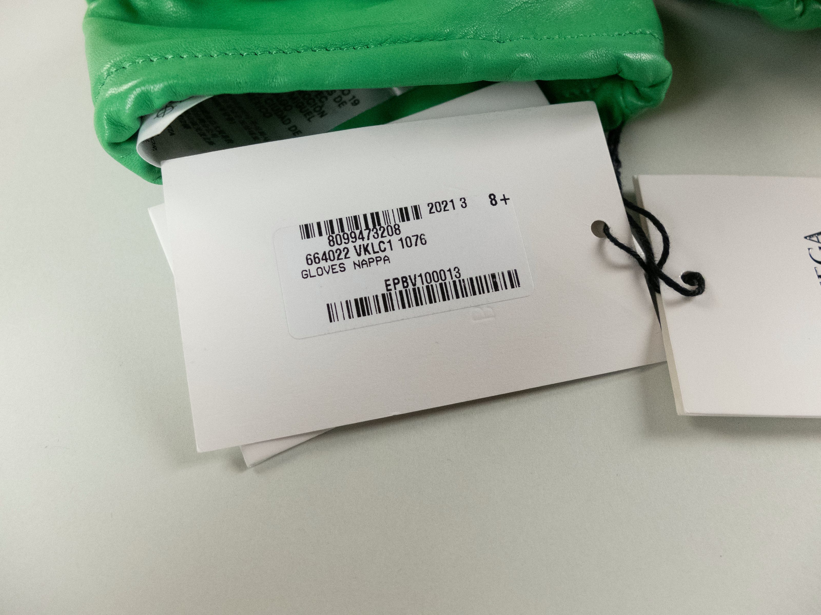 Bottega Veneta BOTTEGA VENETA black & green leather gloves 8.5 Small q Size ONE SIZE - 4 Thumbnail