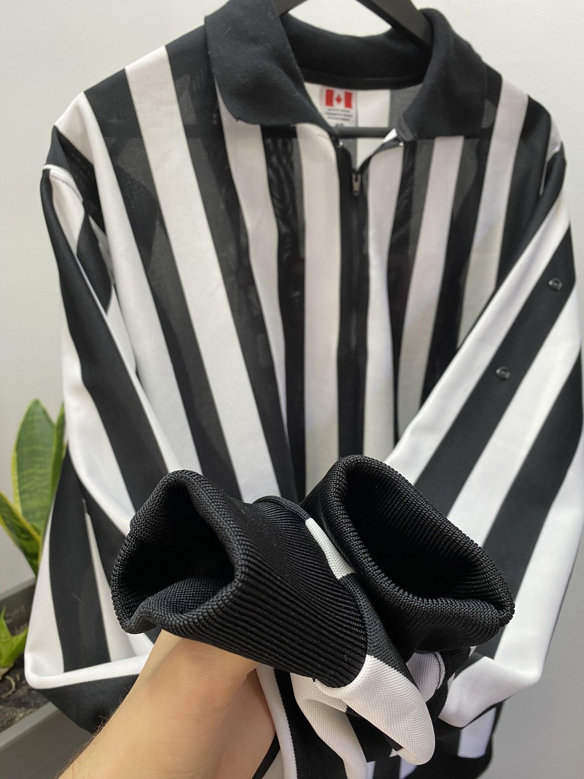 Ccm × Vintage Vintage CCM Hockey Referee Jersey Size 48 Size US M / EU 48-50 / 2 - 8 Thumbnail