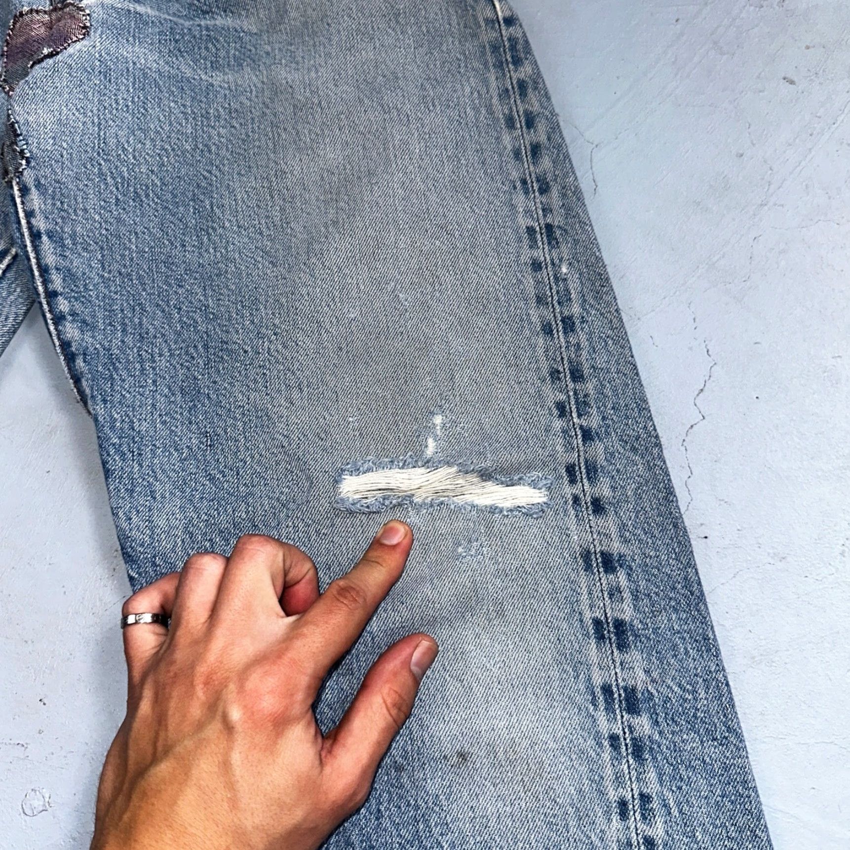 Levi's VINTAGE Levi's 501 Jeans 29 Light Blue 80s Redline Selvedge USA Men Size US 29 - 5 Thumbnail