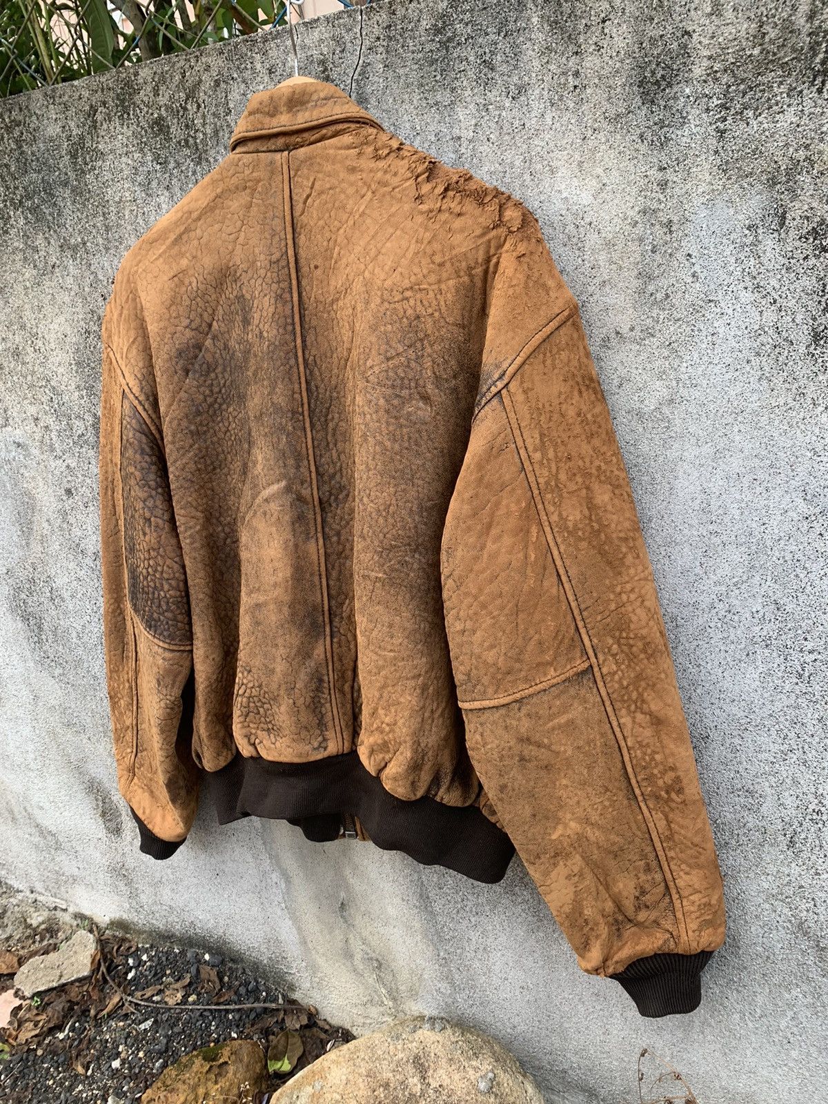 Avirex Avirex distressed thrashed leather flight jacket Size US L / EU 52-54 / 3 - 6 Thumbnail