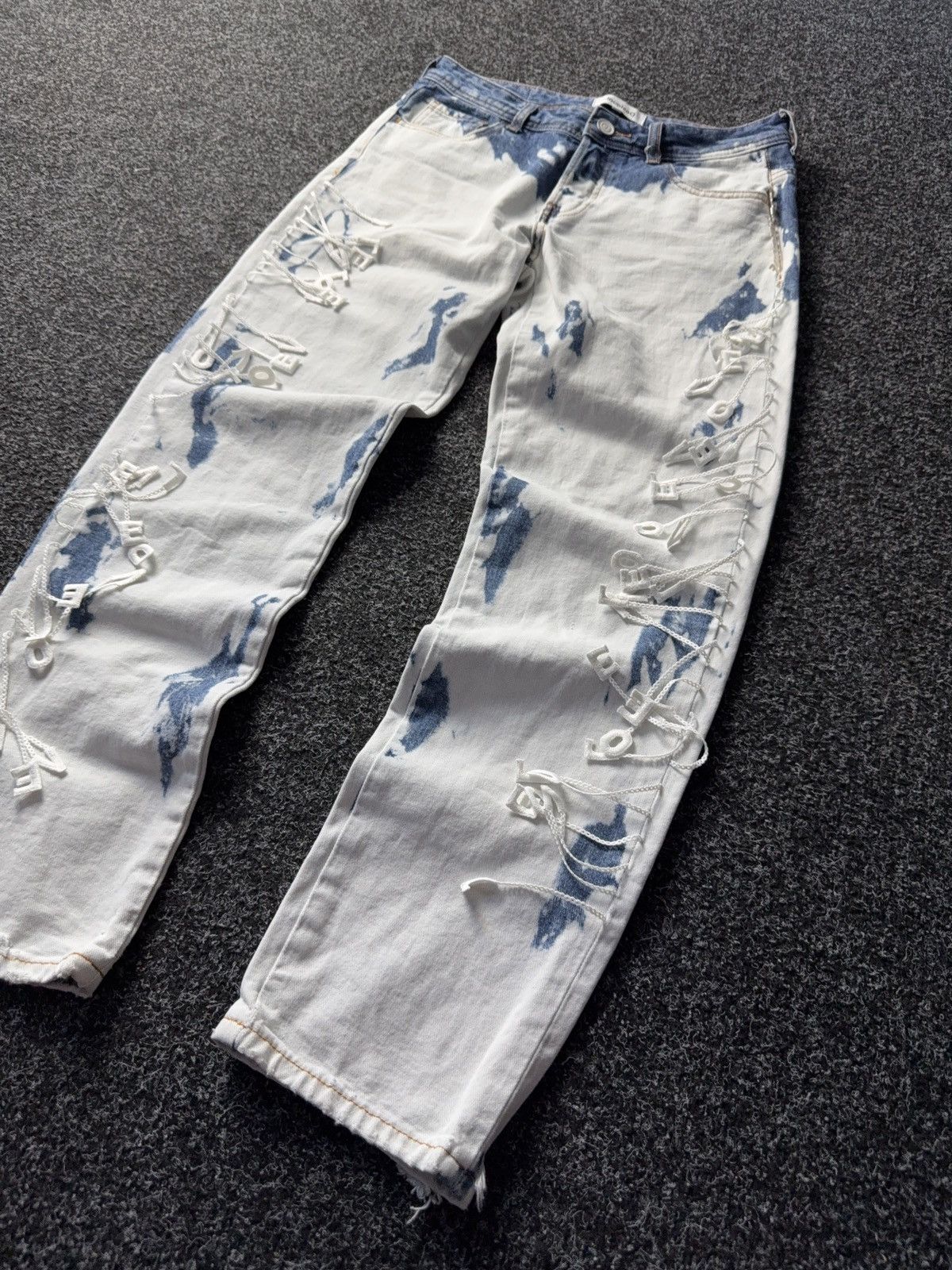 Designer × Desigual Desigual Bleached Lace-Up Jeans with Letter Embroidery Size 28" / US 6 / IT 42 - 3 Thumbnail