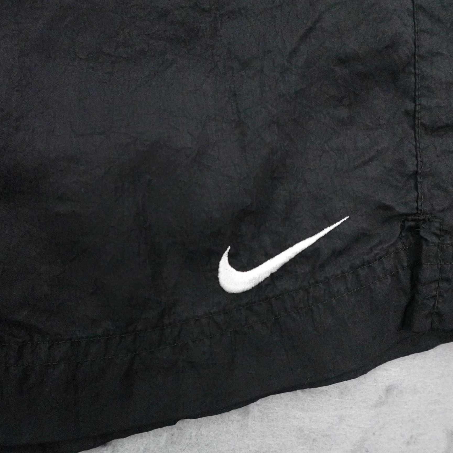 Nike VINTAGE Nike Shorts Womens L Black Windbreaker Athletic Workout Gym Running Size 36" / US 14 / IT 50 - 2 Thumbnail