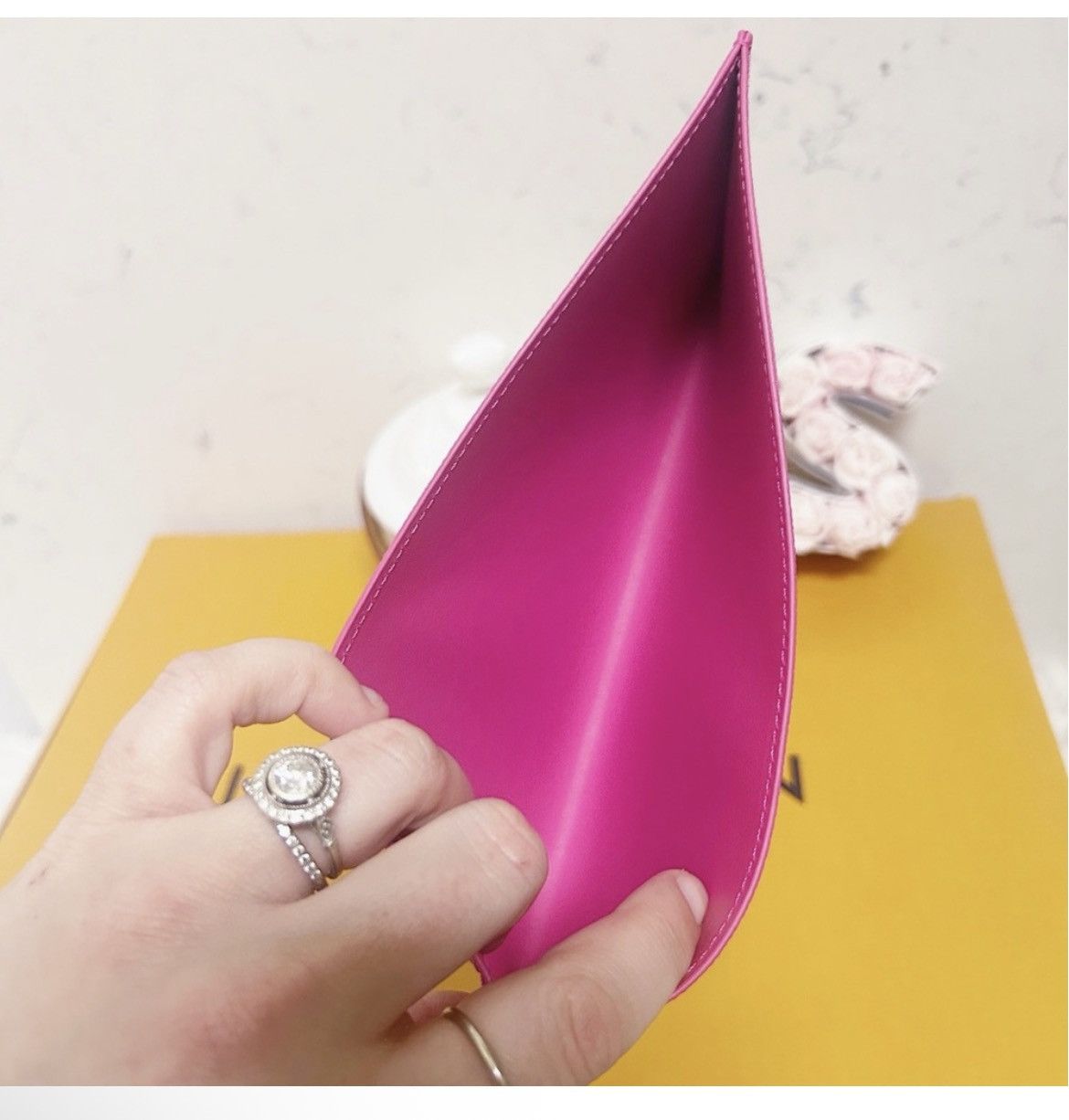 Louis Vuitton Authentic Louis Vuitton NEW Kirigami Card Holder FLUO Pink Size ONE SIZE - 6 Thumbnail