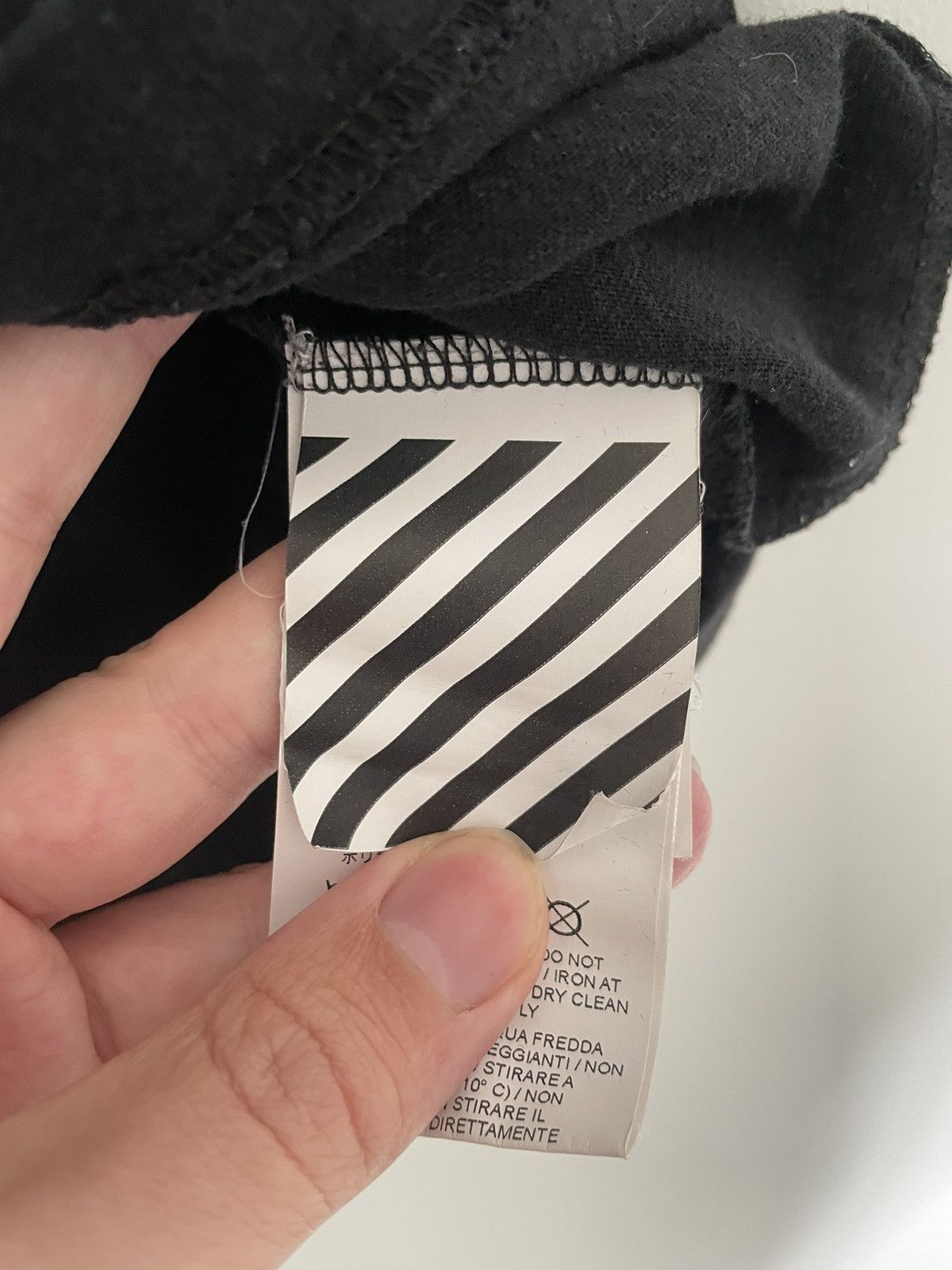 Off-White Off White Logo T-Shirt “Temperature” / Black Size US XS / EU 42 / 0 - 5 Thumbnail