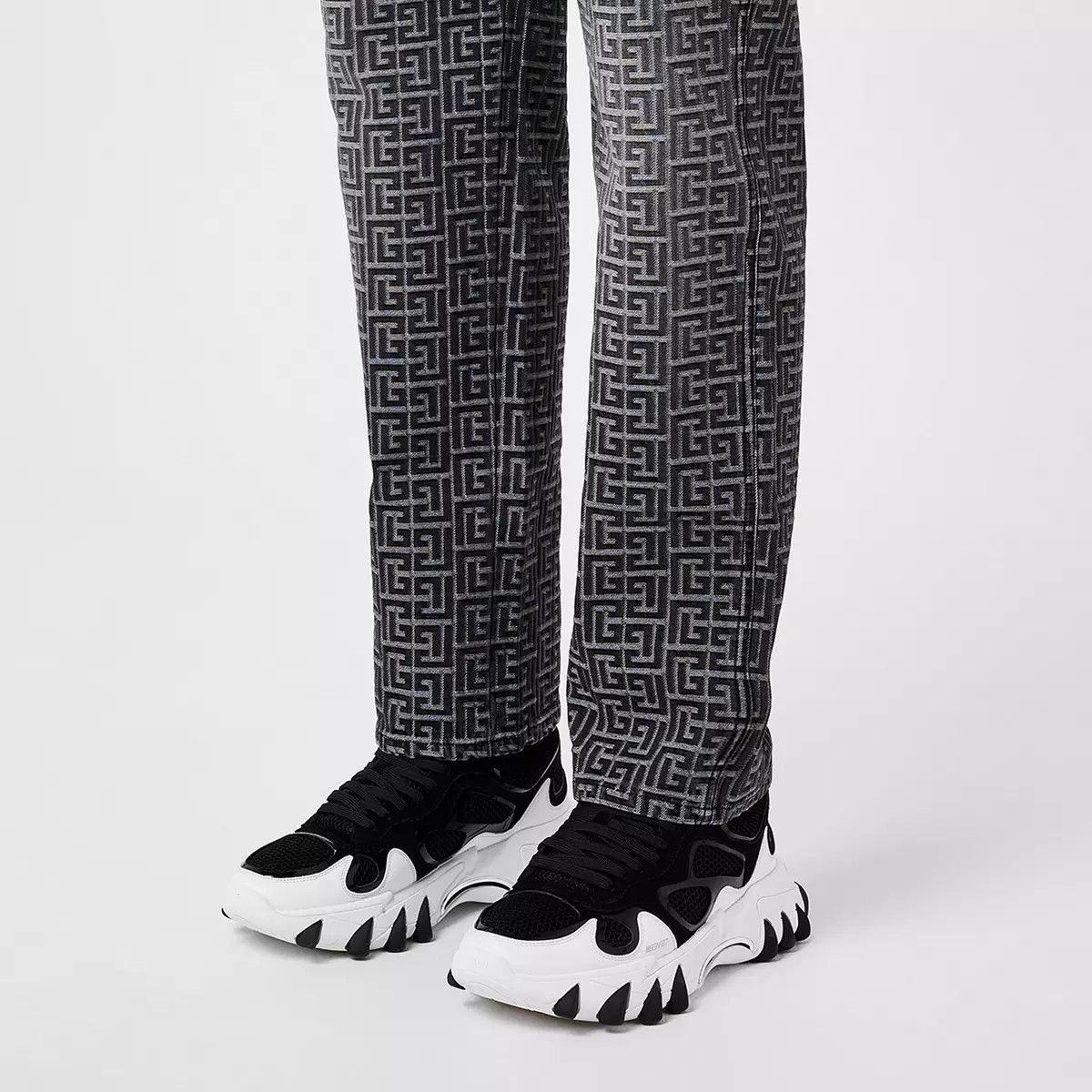 Balmain o1s1wg110425 B-East Low-Top Sneakers in White Black Size US 12 / EU 45 - 2 Thumbnail