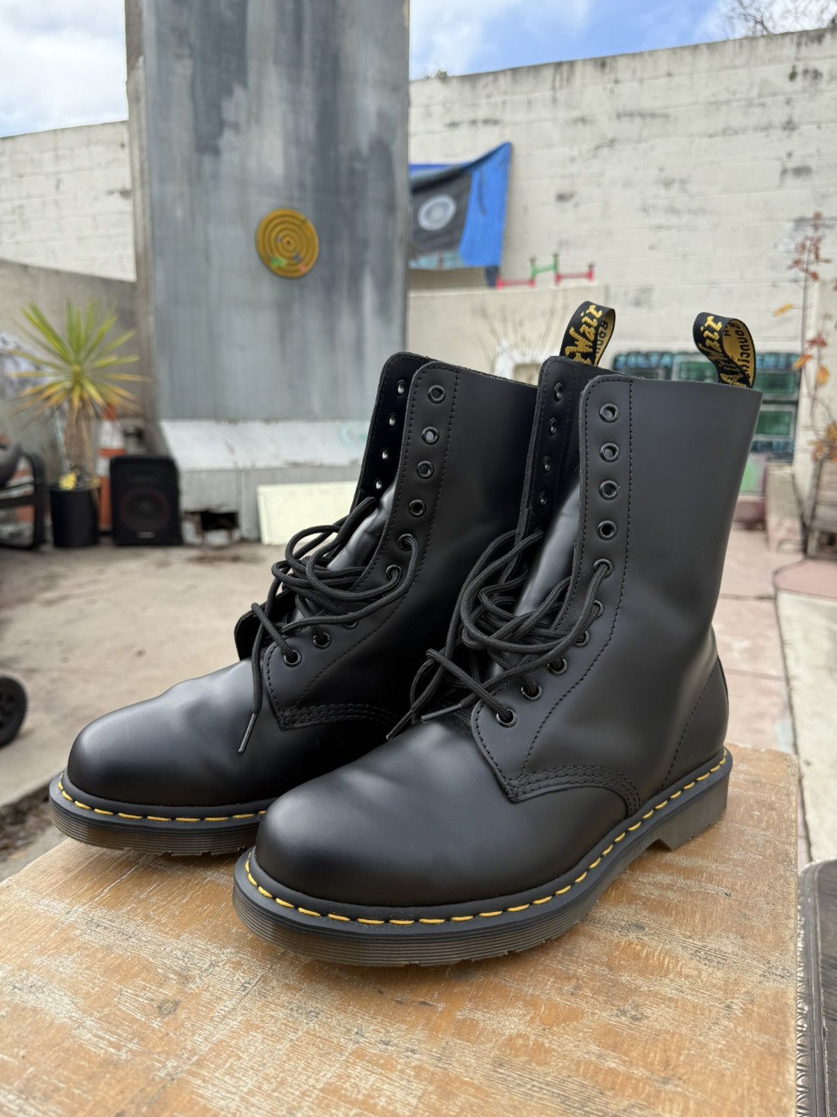 Dr. Martens Dr Marten Boots Size US 9 / EU 42 - 8 Thumbnail