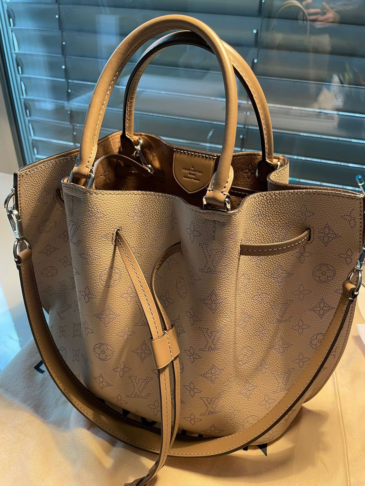 Louis Vuitton Louis Vuitton Monogram Mahina Galet Size ONE SIZE - 2 Thumbnail
