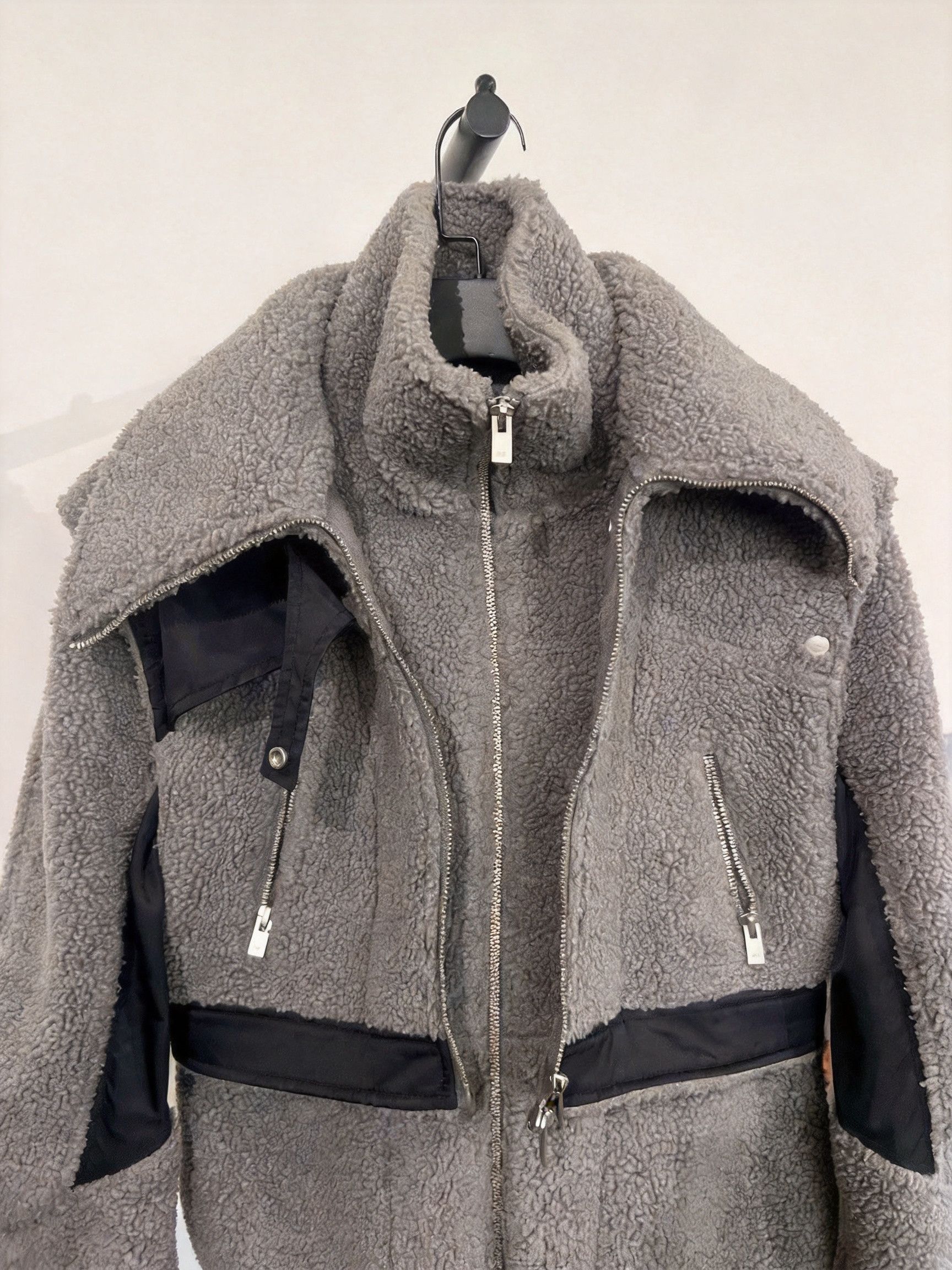Heliot Emil Techwear Fleece Cropped Jacket in Gray, Men's — image 3 of 6