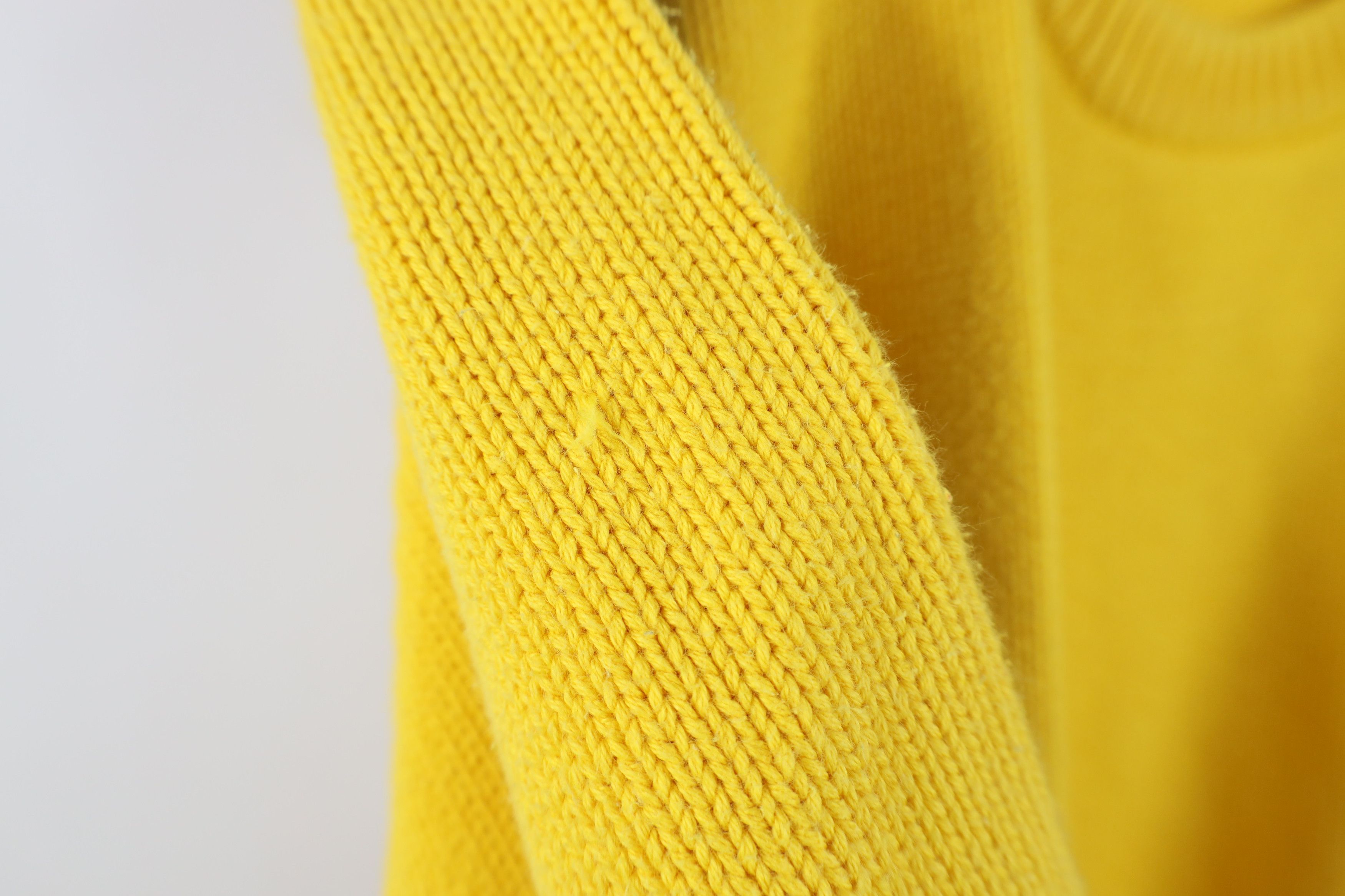 Tommy Hilfiger Vintage 90s Tommy Hilfiger Taped Logo Knit Sweater Yellow Size L / US 10 / IT 46 - 10 Thumbnail