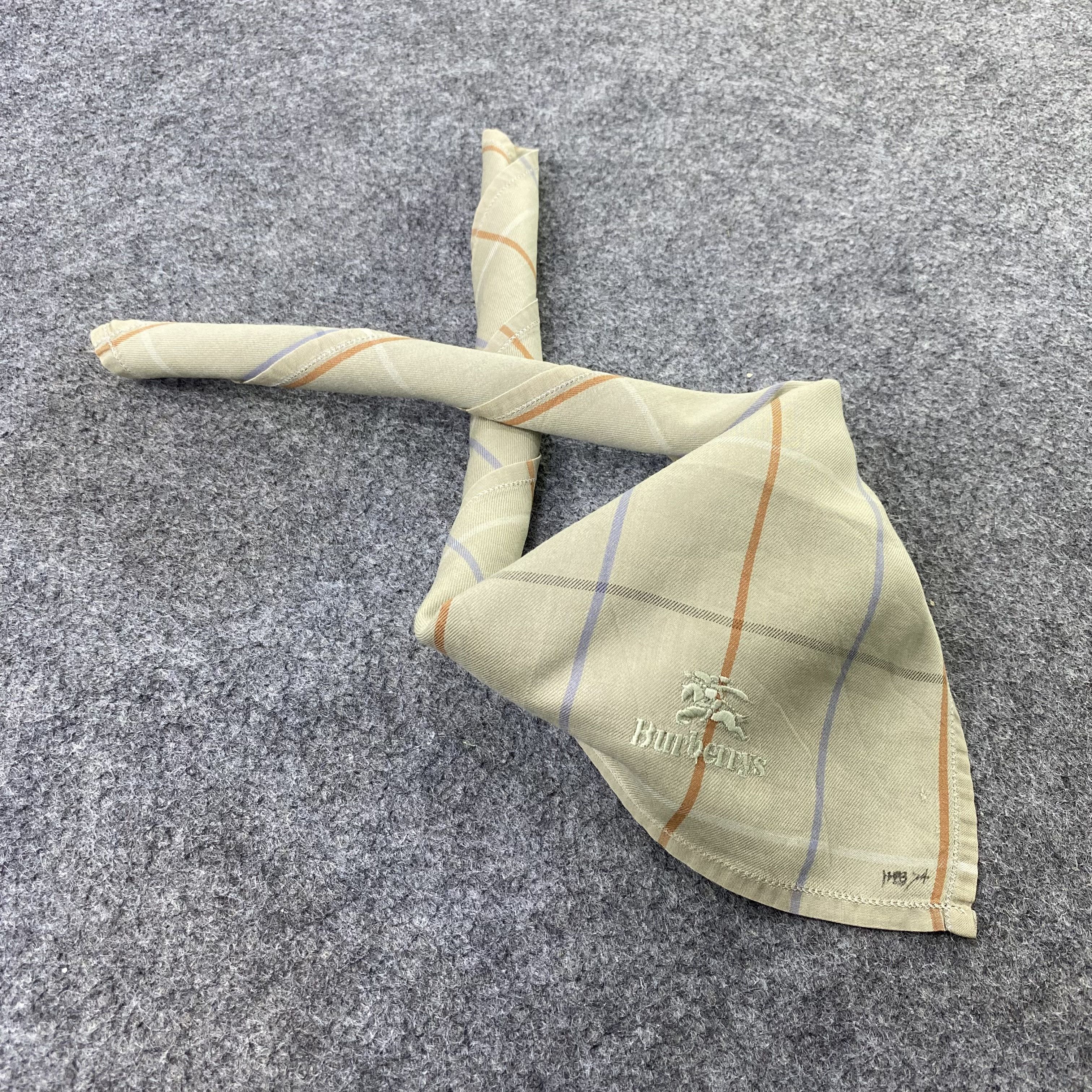 Burberry Burberry Handkerchief Neckerchief Bandana-B1701 Size ONE SIZE - 1 Thumbnail