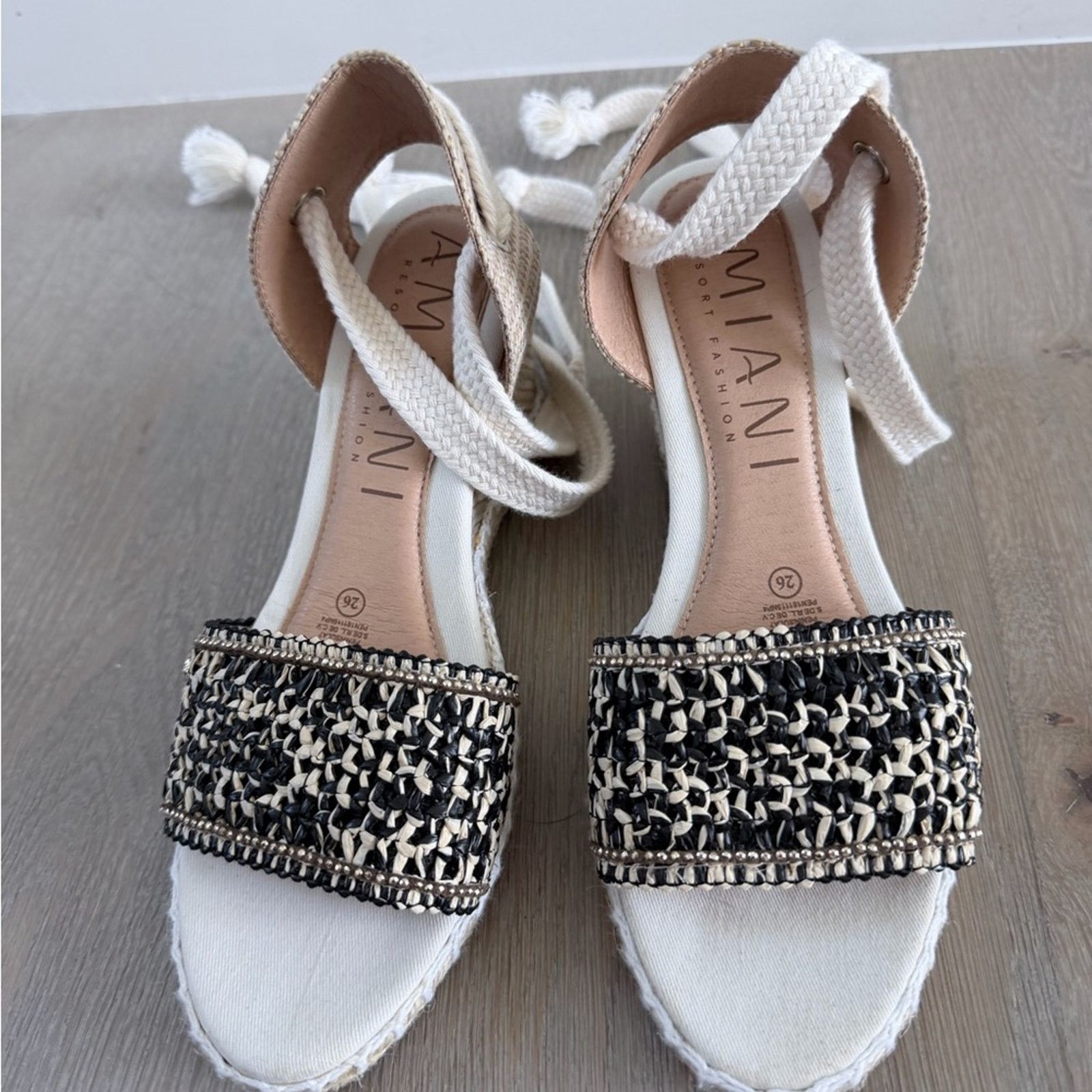 Other Like New Miani Black and Cream Espadrille Sandals size 8 Size US 8 / IT 38 - 10 Thumbnail
