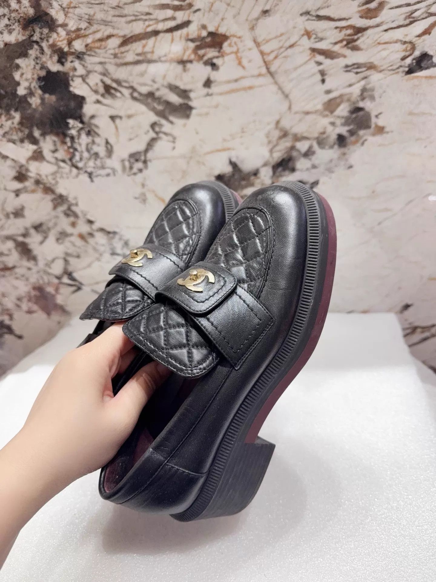 Chanel Chanel Black & Gold CC Loafer 36 Size US 5.5 / IT 35.5 - 4 Thumbnail