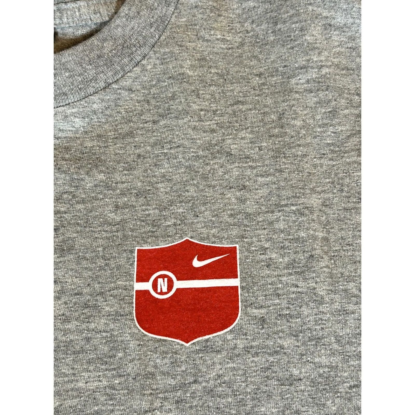 Nike VINTAGE Nike Shirt Men Large Athletics Graphic Short Sleeve 90s Retro Sportswear Cotton Polyester Gray Crew Neck Logo Size US L / EU 52-54 / 3 - 2 Thumbnail