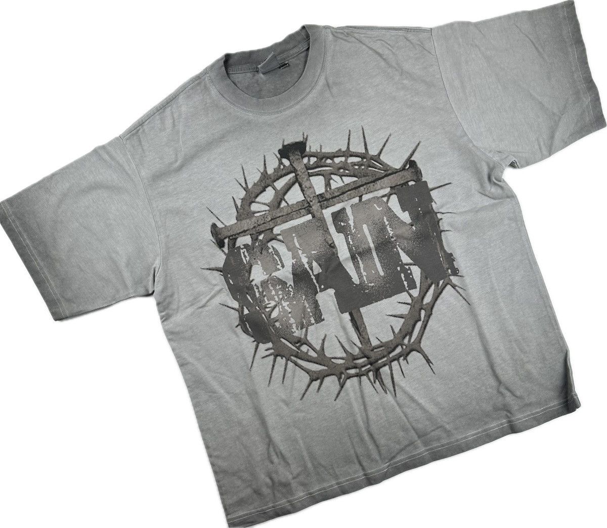 Vintage Saint Vanity Saint T-shirt Size US S / EU 44-46 / 1 - 1 Thumbnail