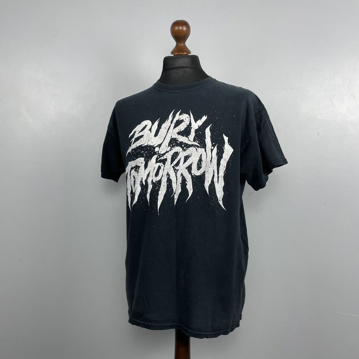 Band Tees × Vintage Vintage 00’S Bury Tomorrow metalcore T-shirt y2k sz L Size US L / EU 52-54 / 3 - 1 Thumbnail